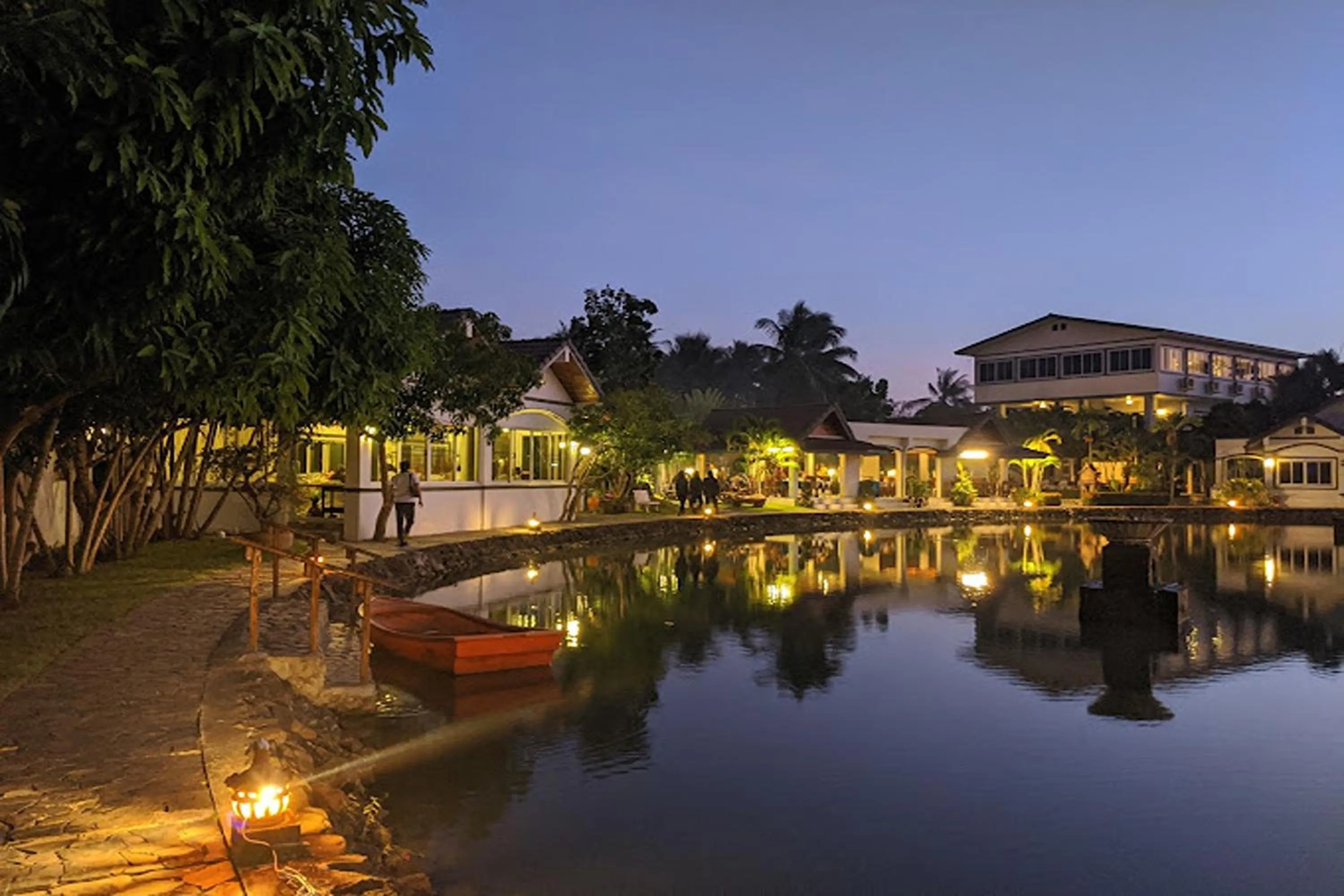 Property building in Baan Sanuan Resort