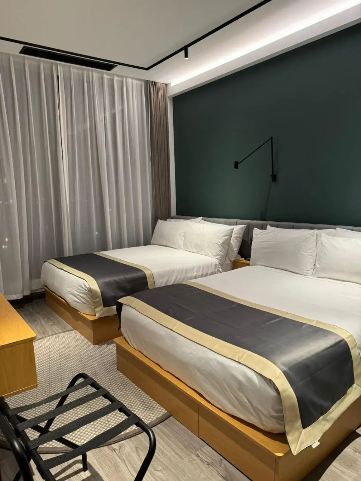 Apartment with One King Bed and Two Queen Beds - Upper Floor/Non-Smoking in Aiden by Best Western Georgetown Guyana Apartment with One King Bed and Two Queen Beds - Upper Floor/Non-Smoking in Aiden by Best Western Georgetown Guyana