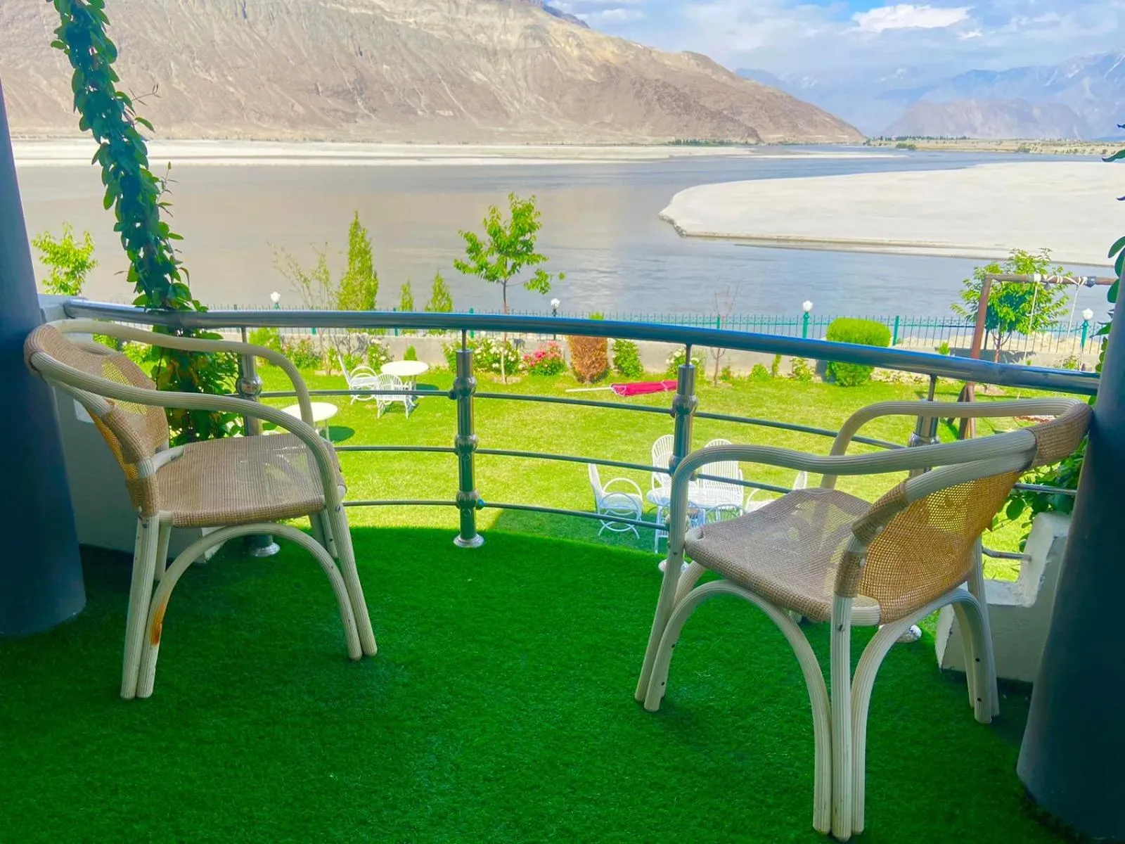 Hotel Blangsa Indus View