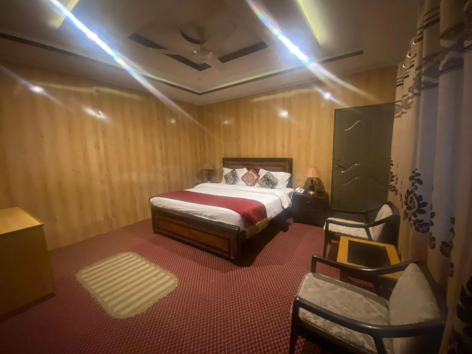 Bed in Hotel Blangsa Indus View