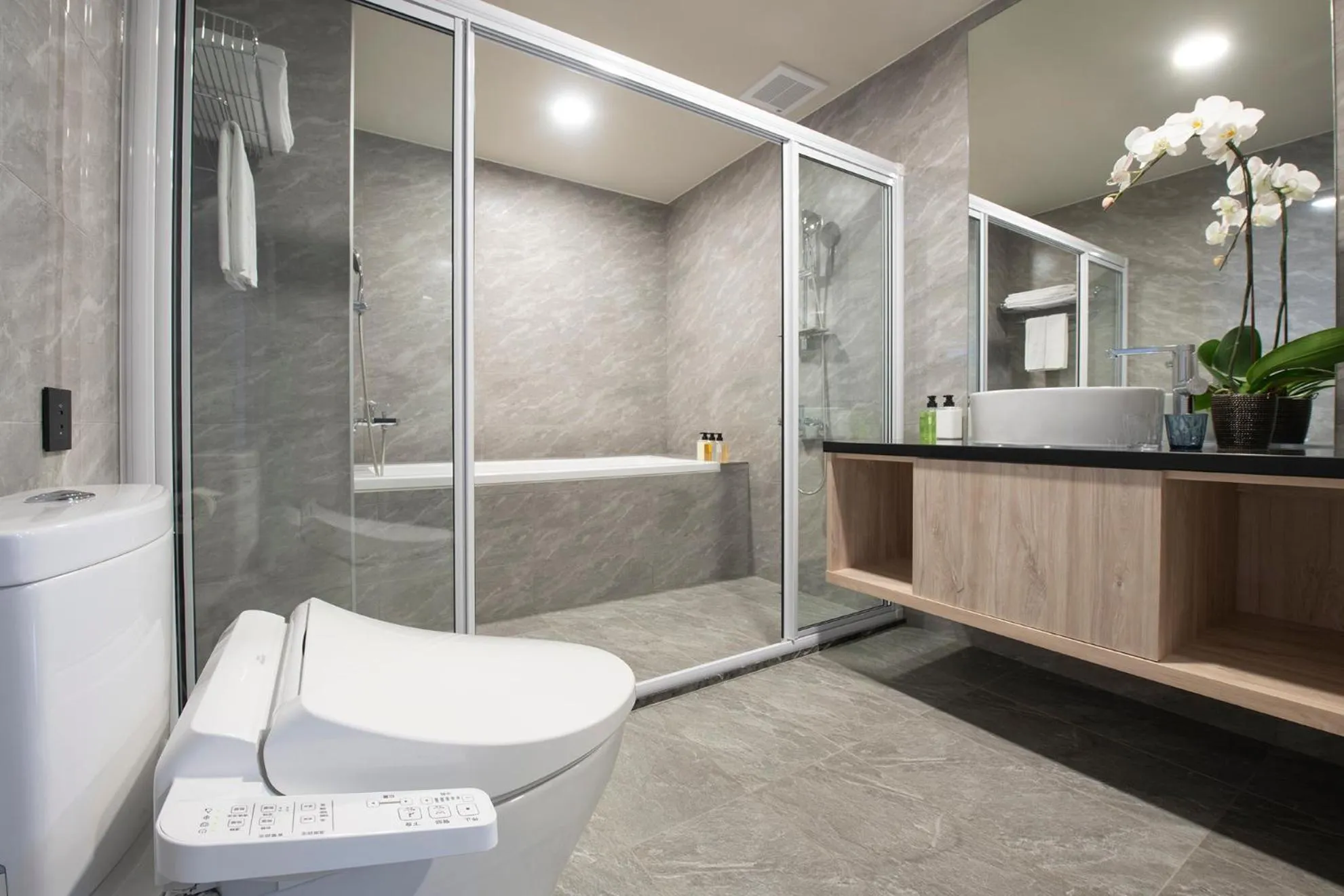 Bathroom in Floramos Hotel