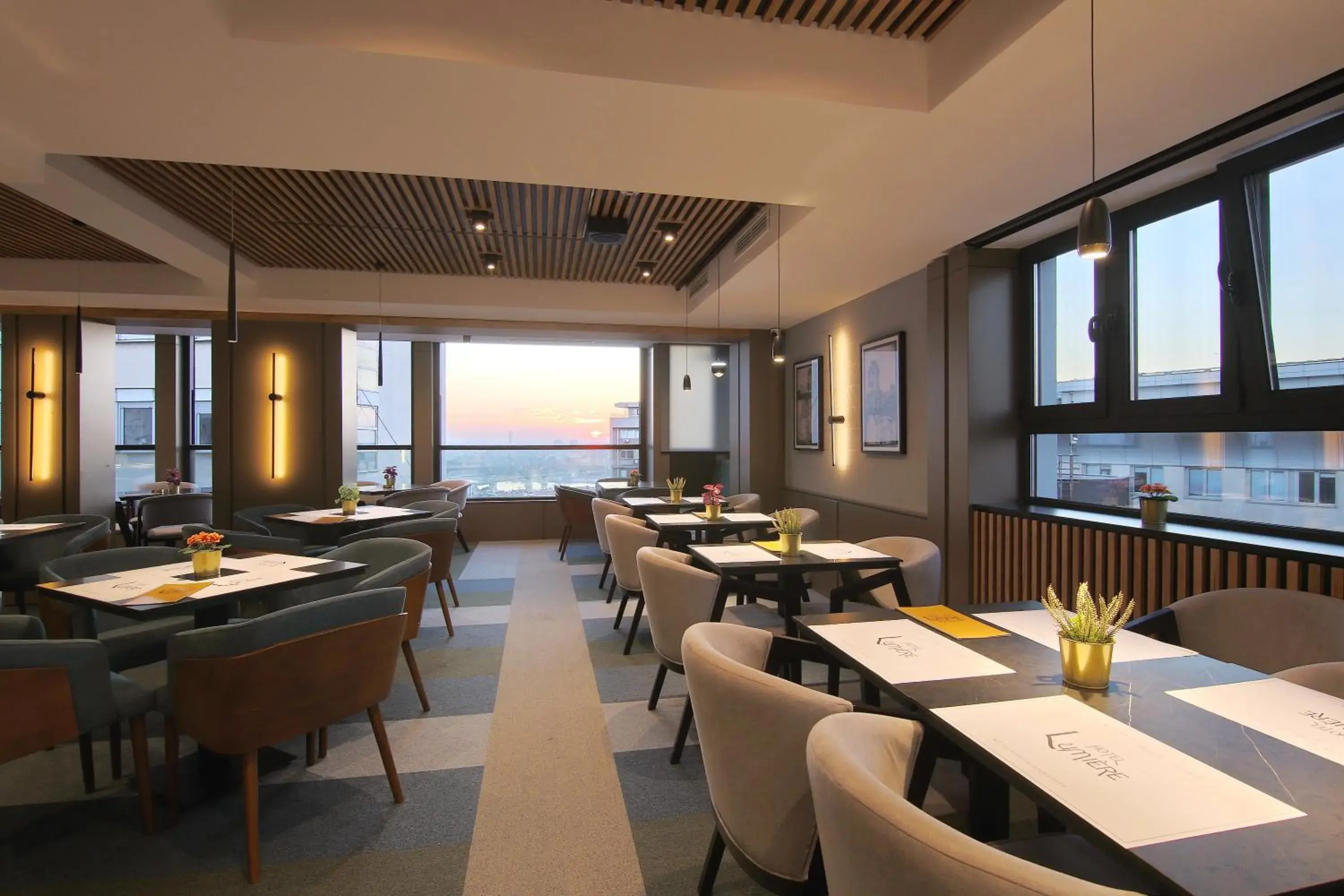 Restaurant/places to eat in Lumière Hotel Pool & SPA Restaurant/places to eat in Lumière Hotel Pool & SPA