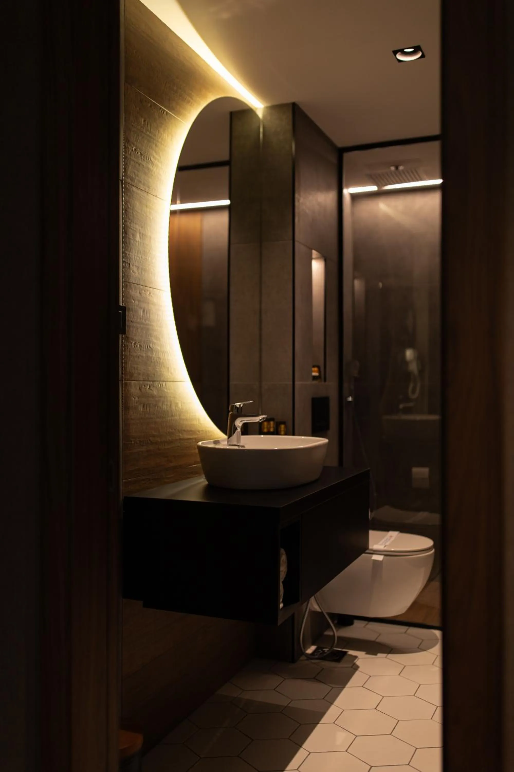 Shower in Lumière Hotel Pool & SPA