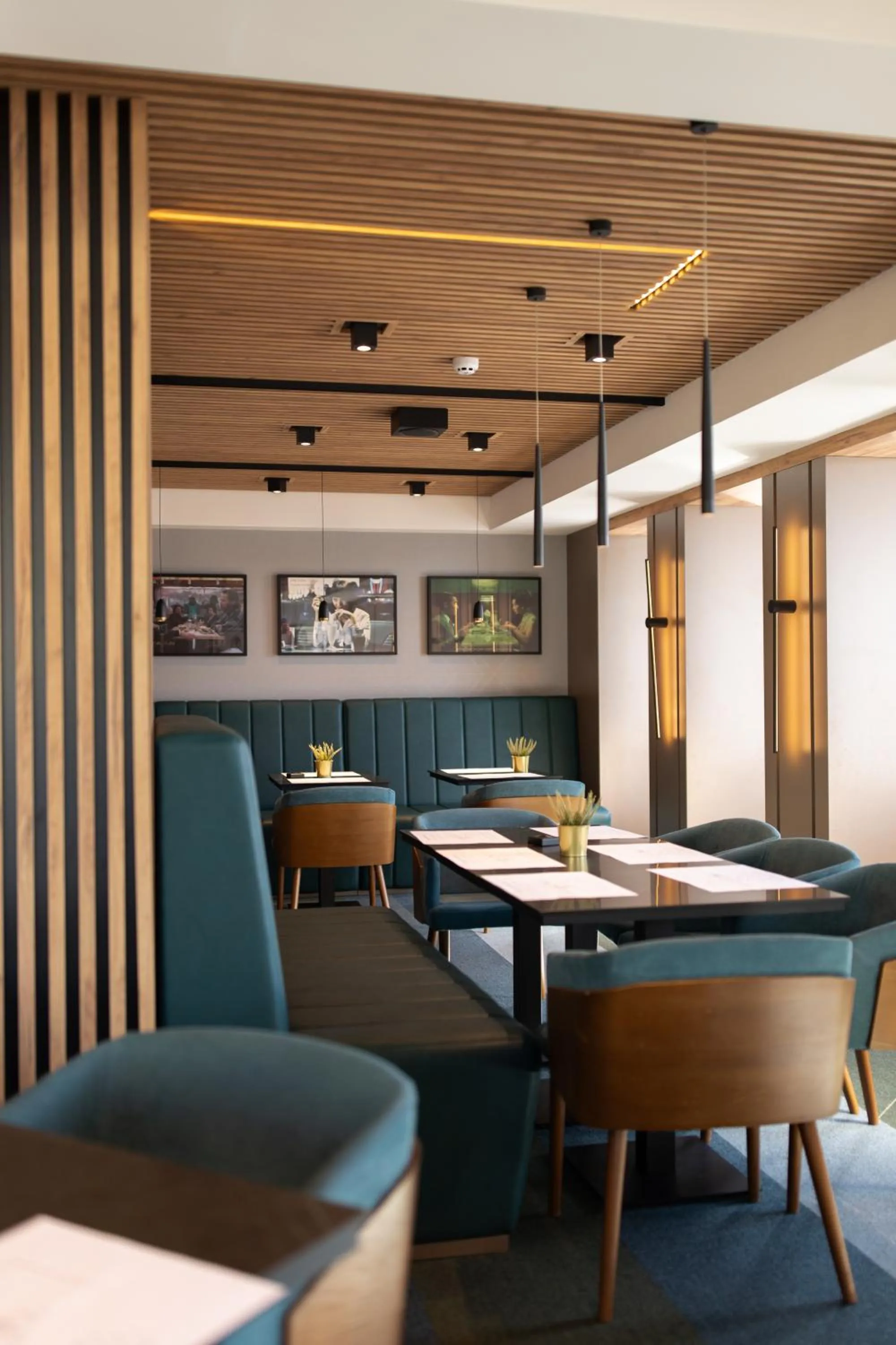 Restaurant/places to eat in Lumière Hotel Pool & SPA