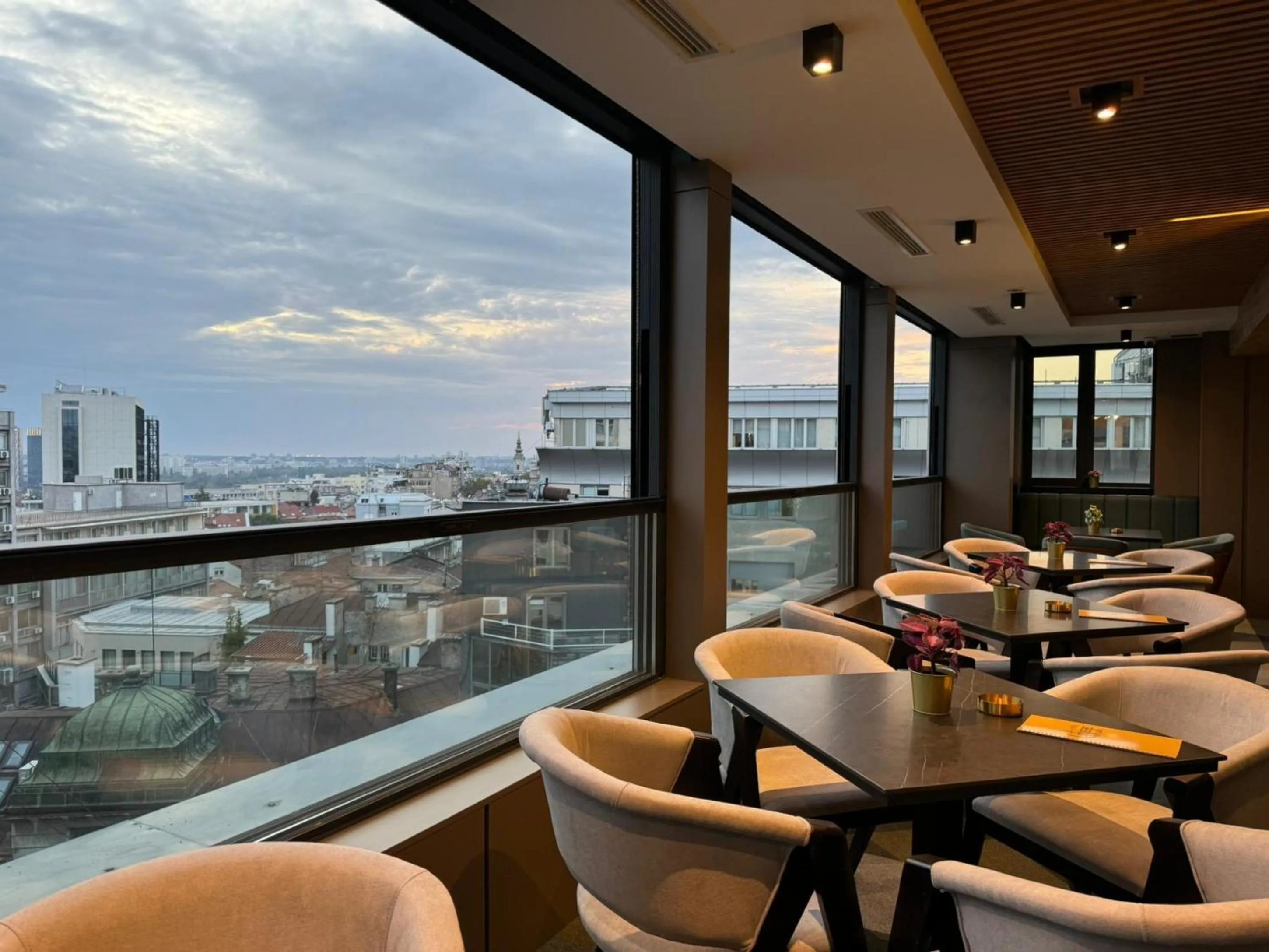 Restaurant/places to eat in Lumière Hotel Pool & SPA