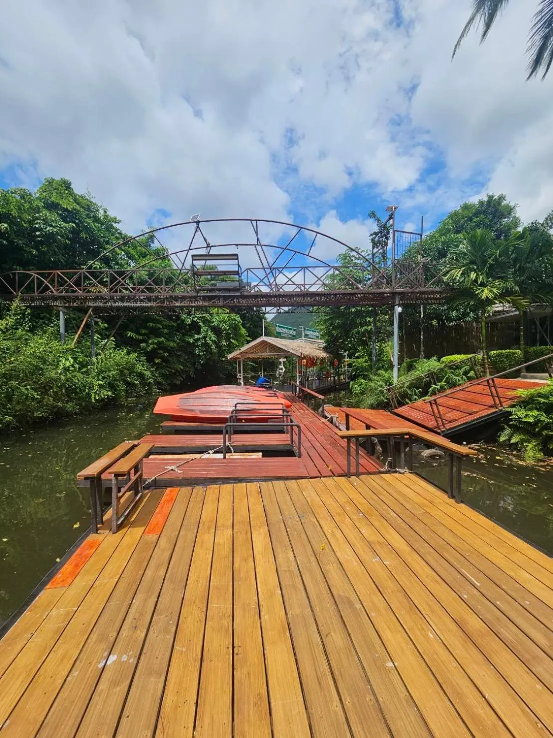 Inner courtyard view in BAAN APA ERAWAN Resort