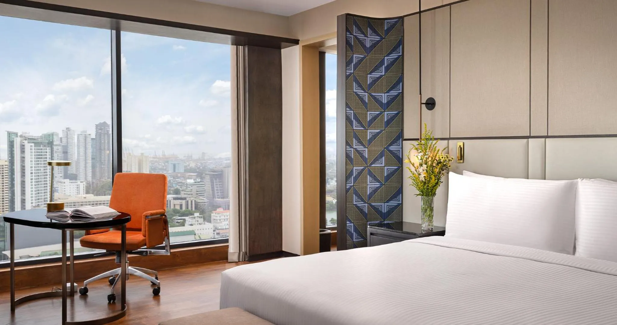 Bed in Amari Colombo, Sri Lanka