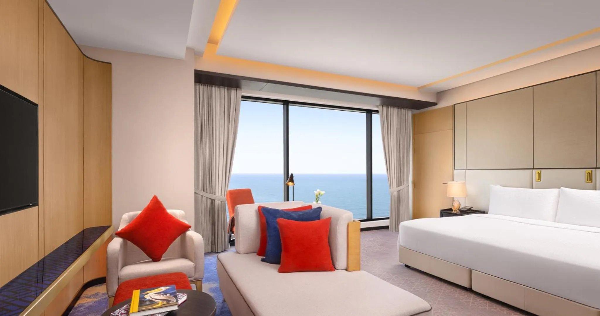 Bed in Amari Colombo, Sri Lanka