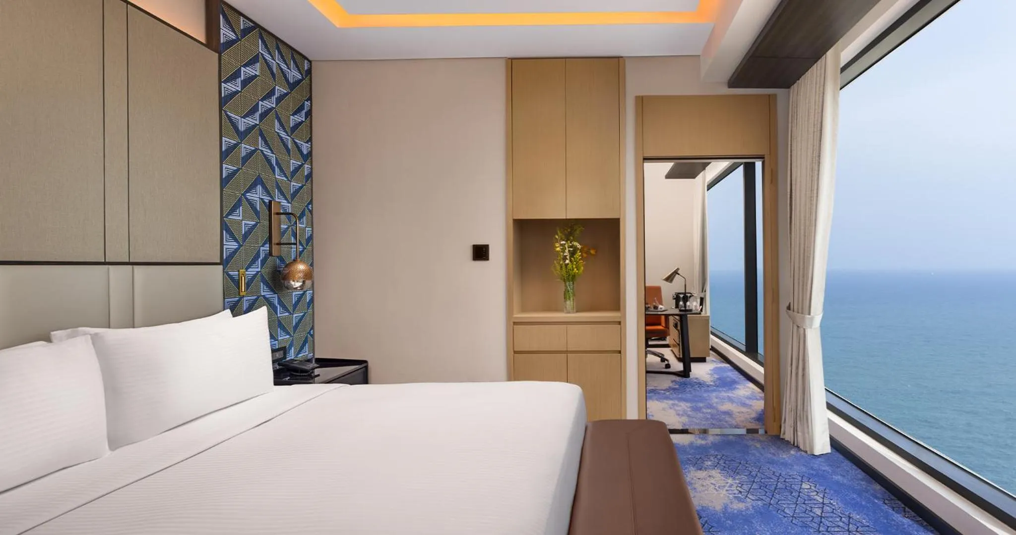 Bed in Amari Colombo, Sri Lanka