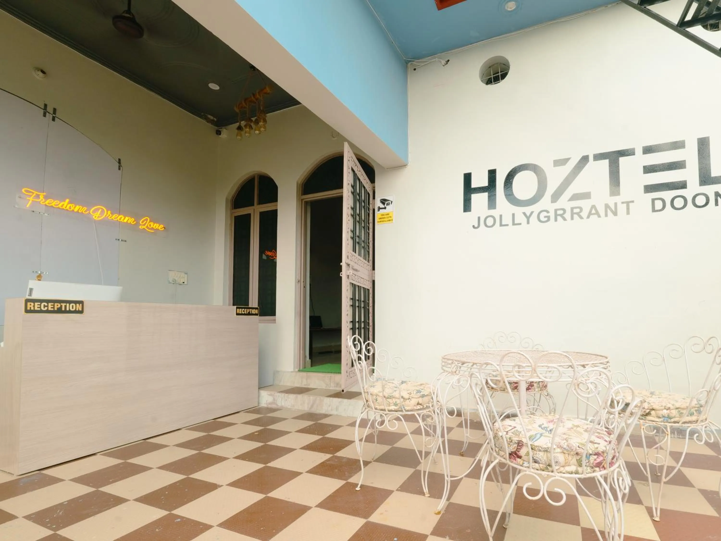 Hoztel Jollygrrant Doon