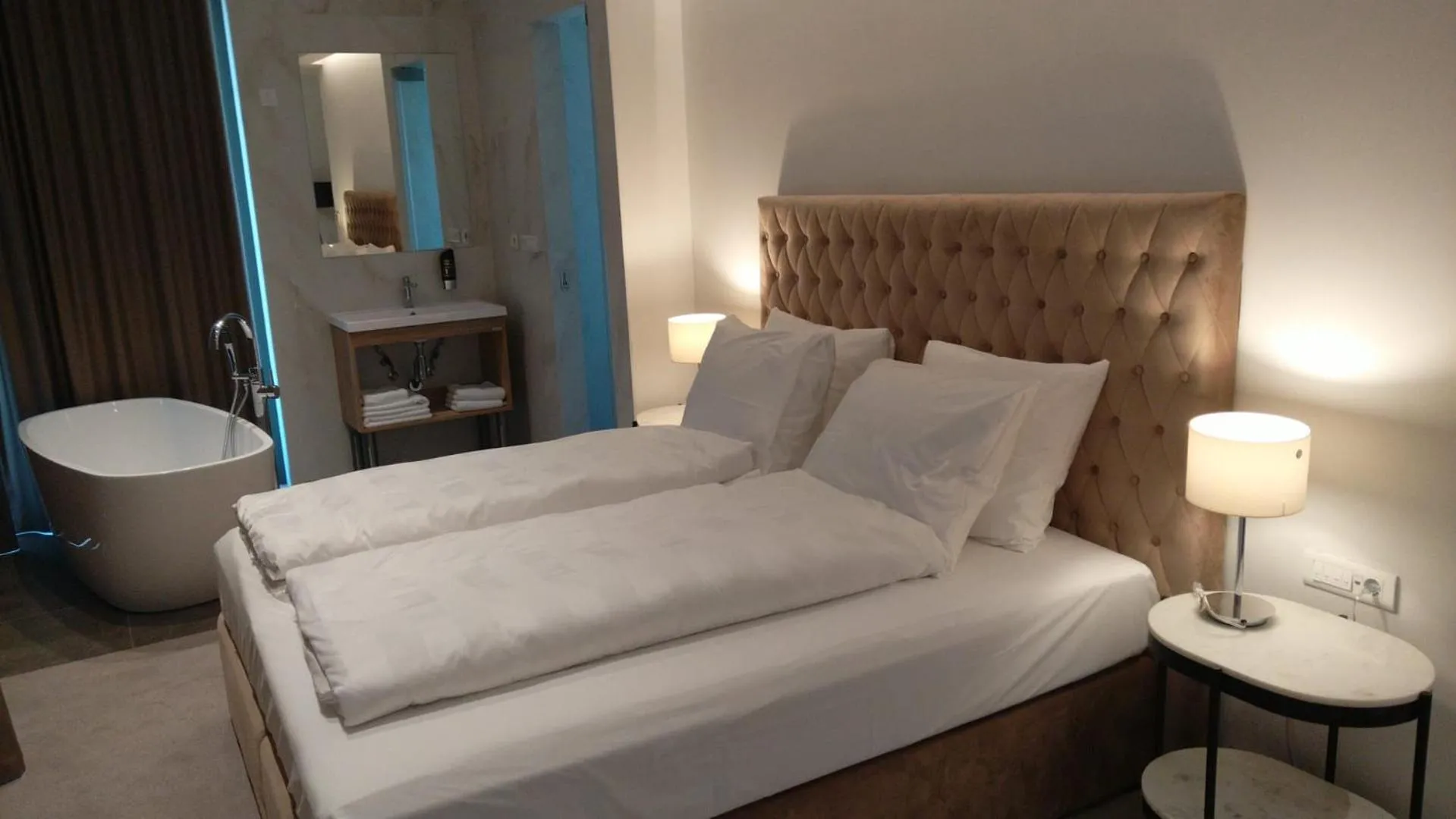 Bed in Hotel Oscar