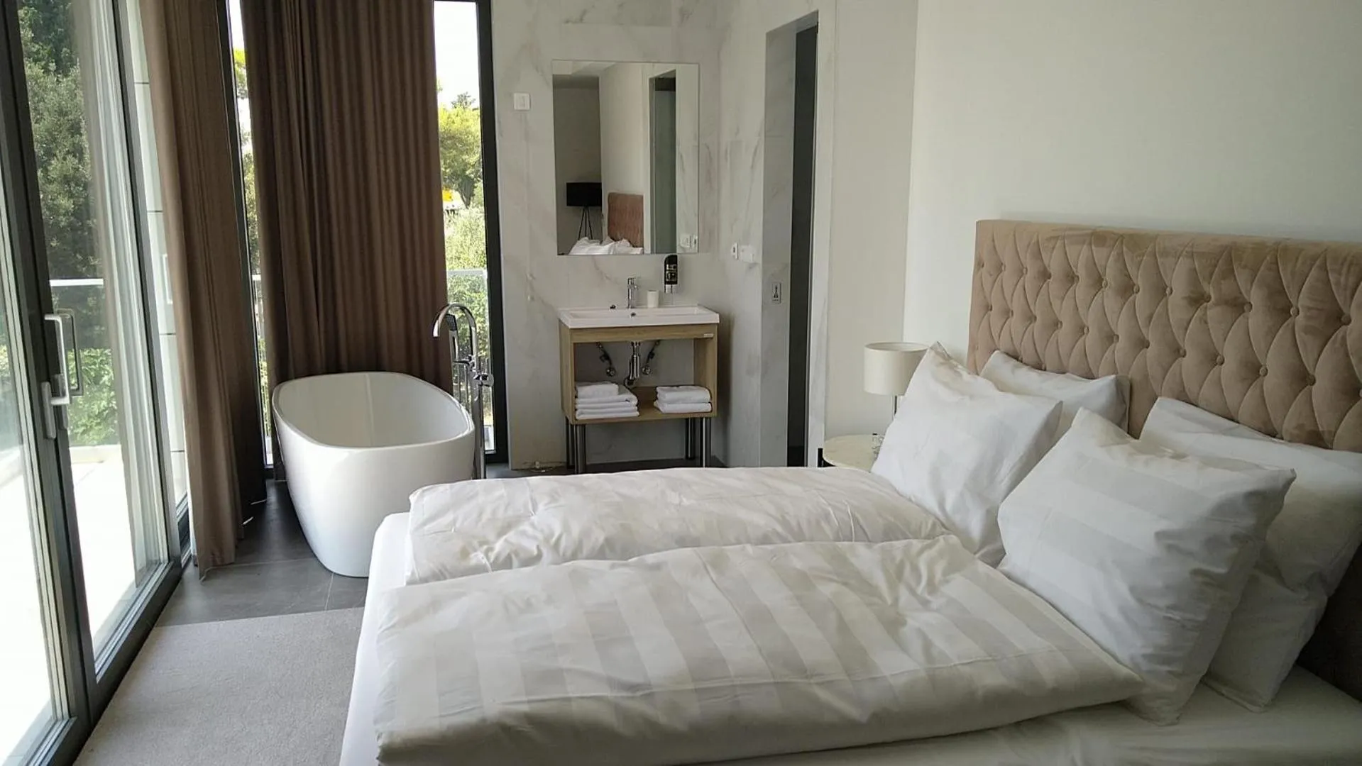 Bed in Hotel Oscar