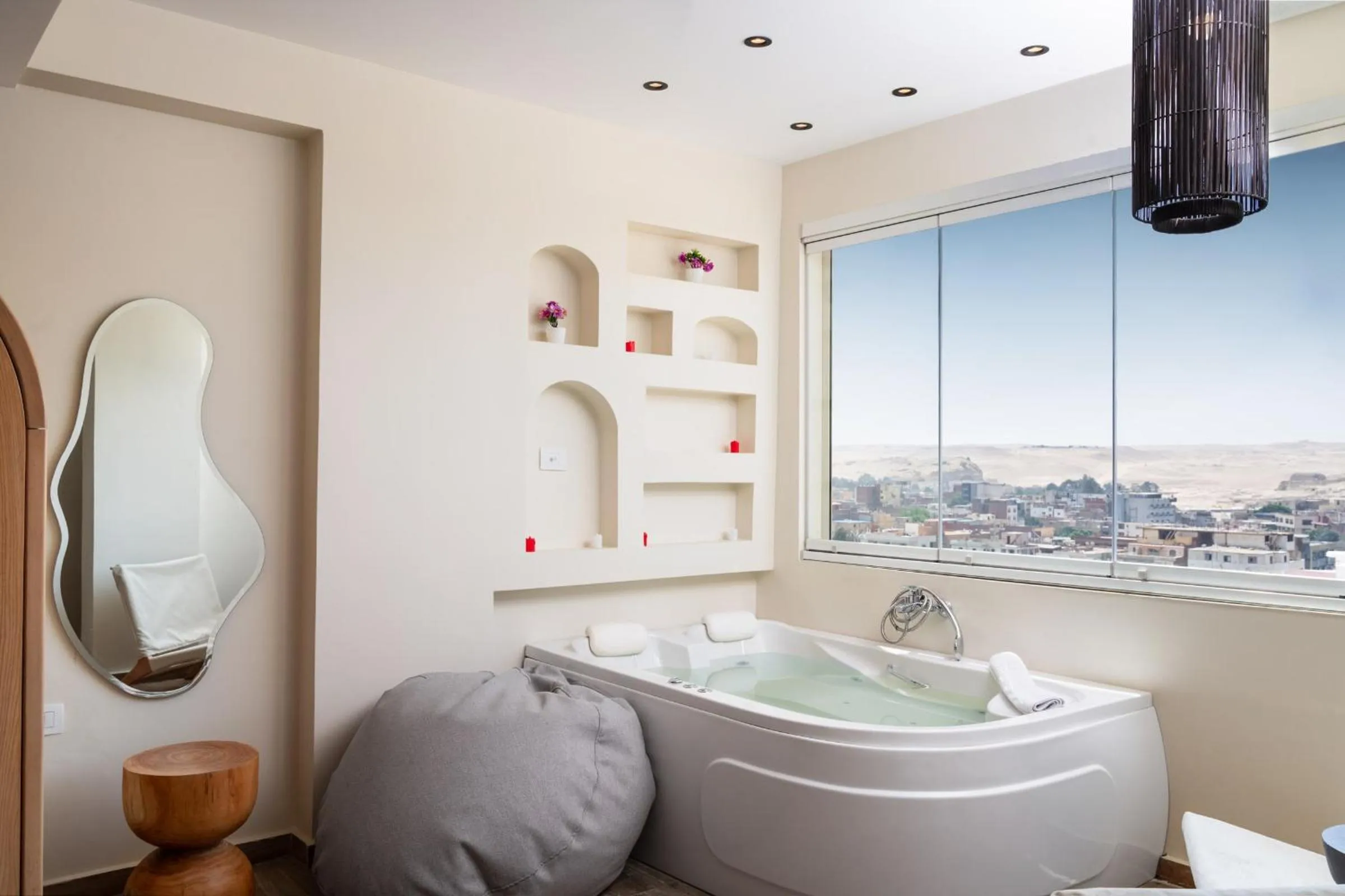 Jacuzzi 2BDR By The Historic Pyramids Apt8