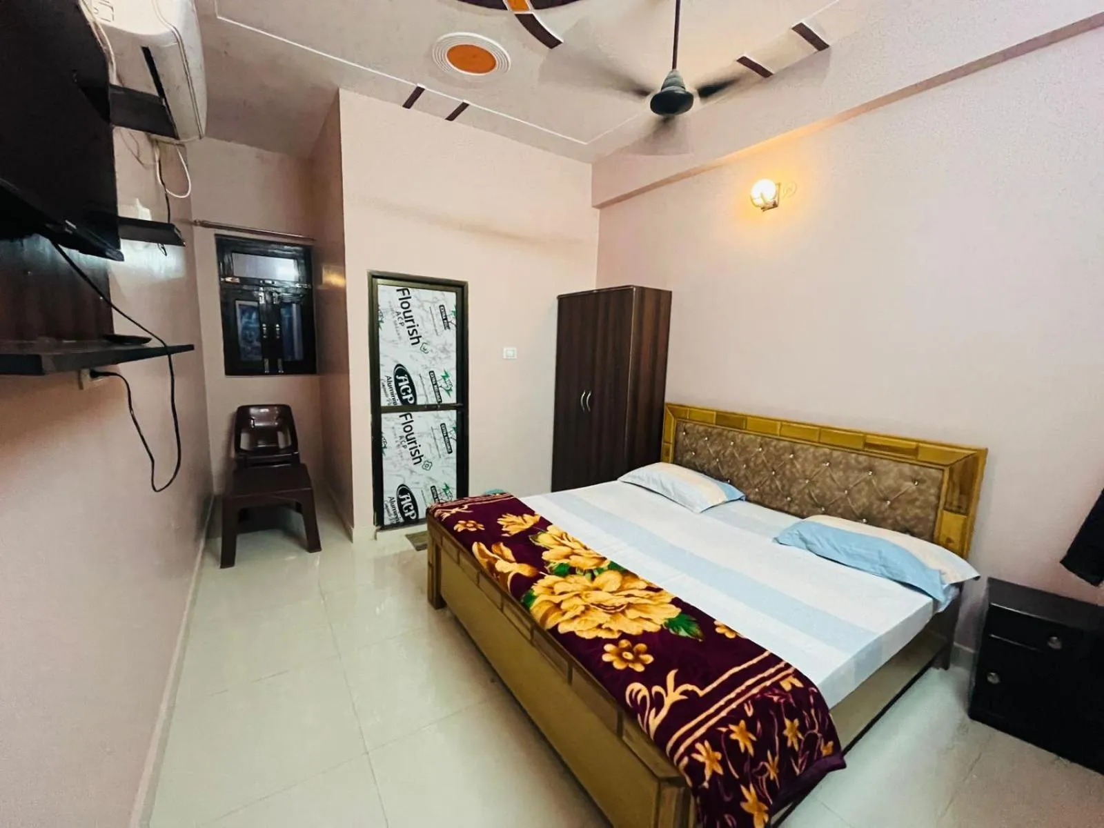 Shree Raj Homestay AC Room
