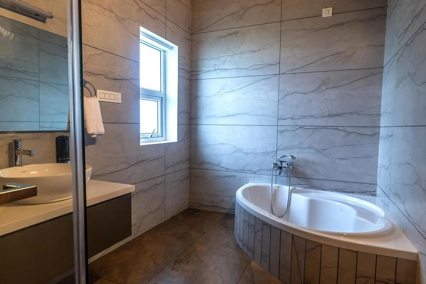 Bath in SandalMist Resort and Spa