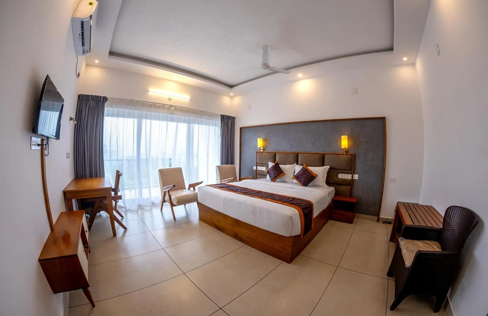 Photo of the whole room, Bed in SandalMist Resort and Spa