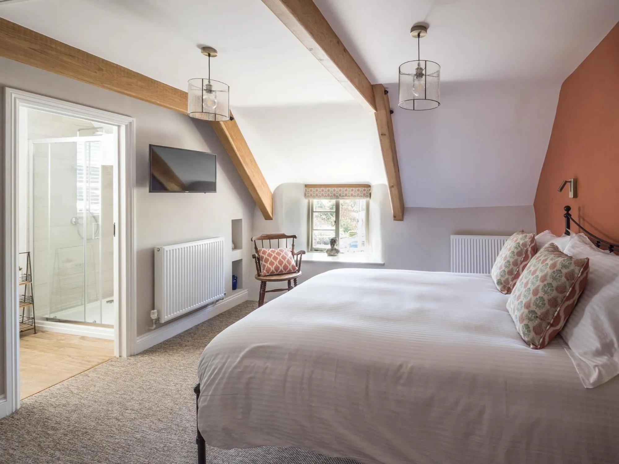 Bedroom, Bed in The Tradesmans Arms
