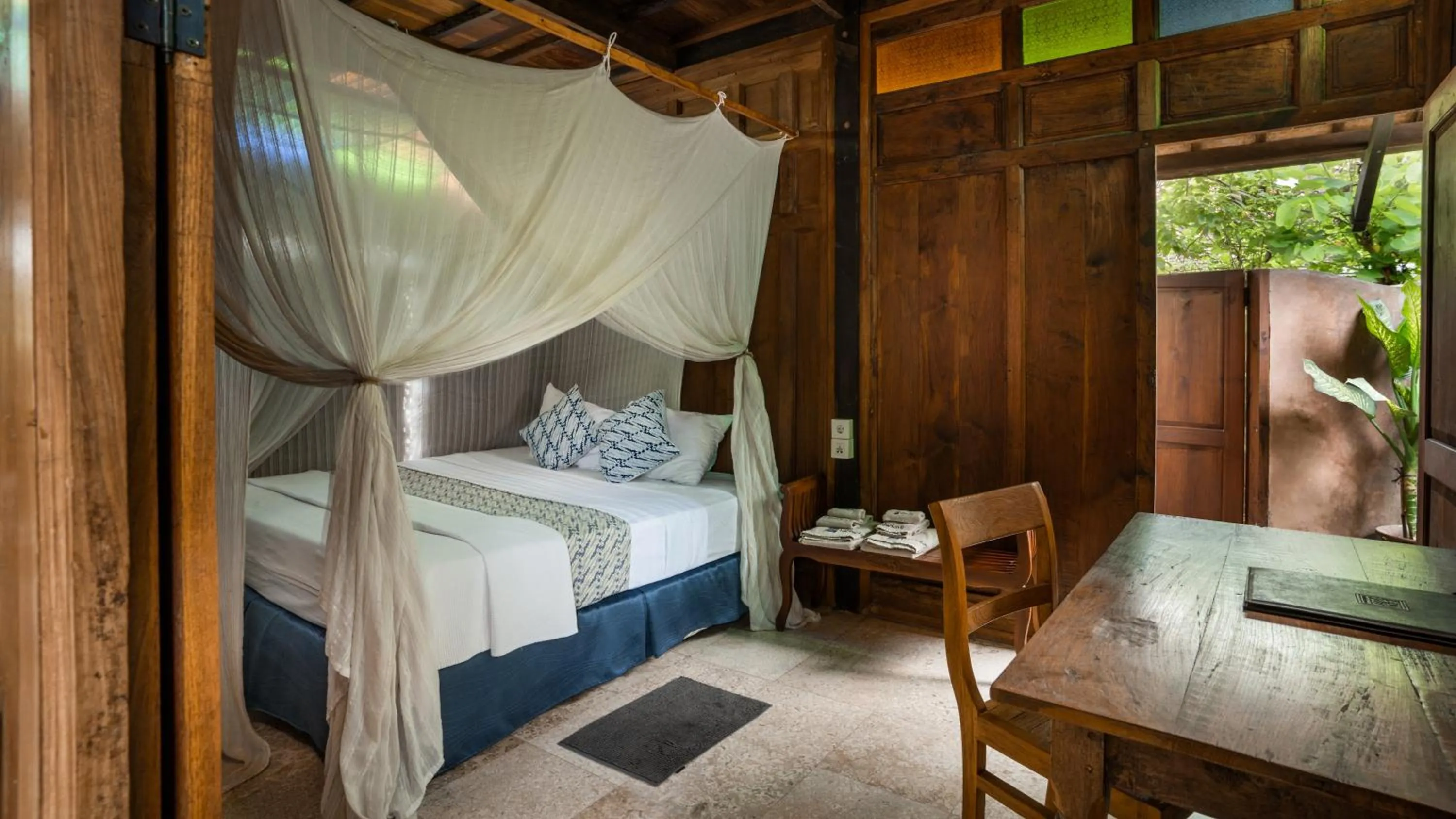 Property building, Bed in Yabbiekayu