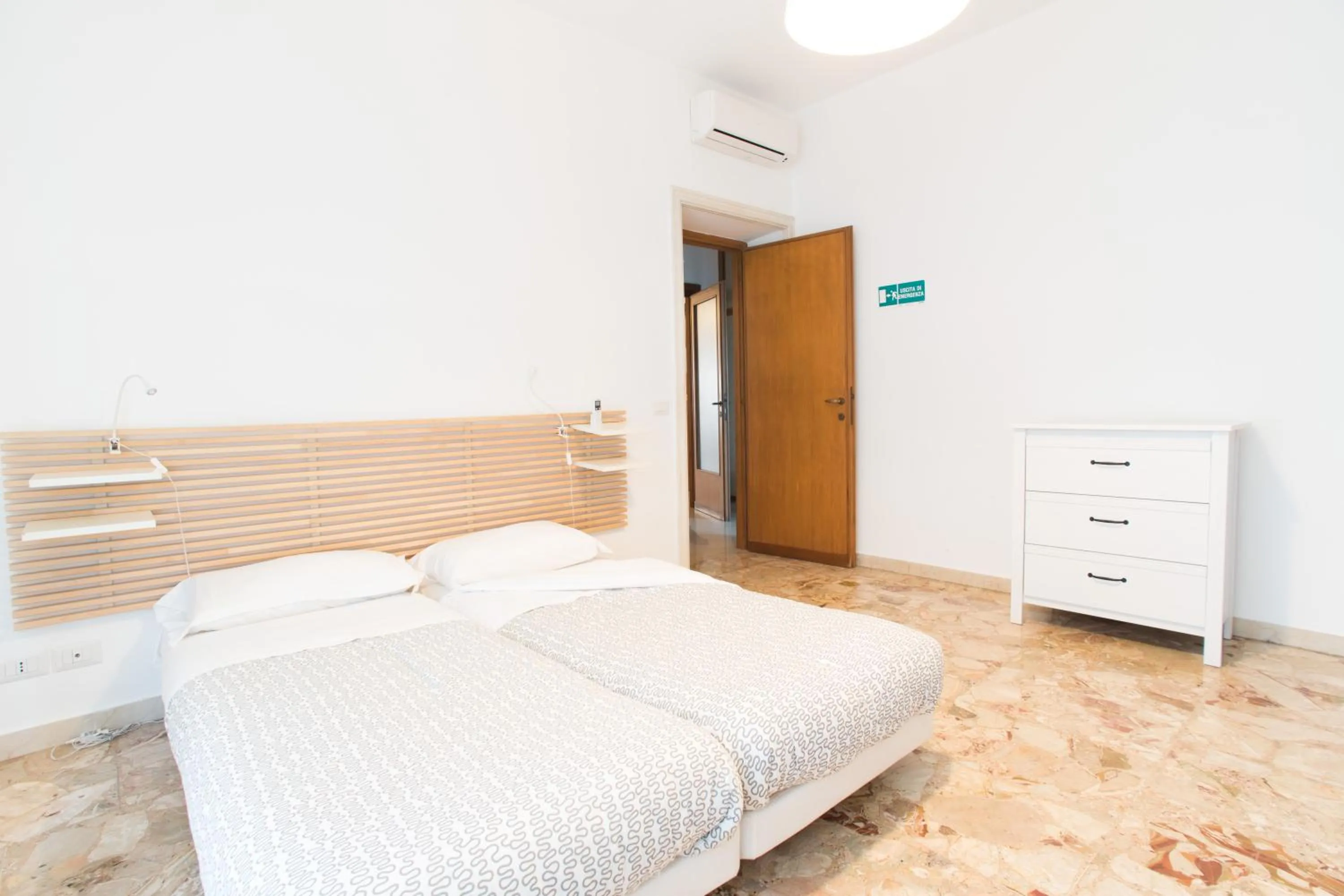 Bedroom, Bed in House in the City