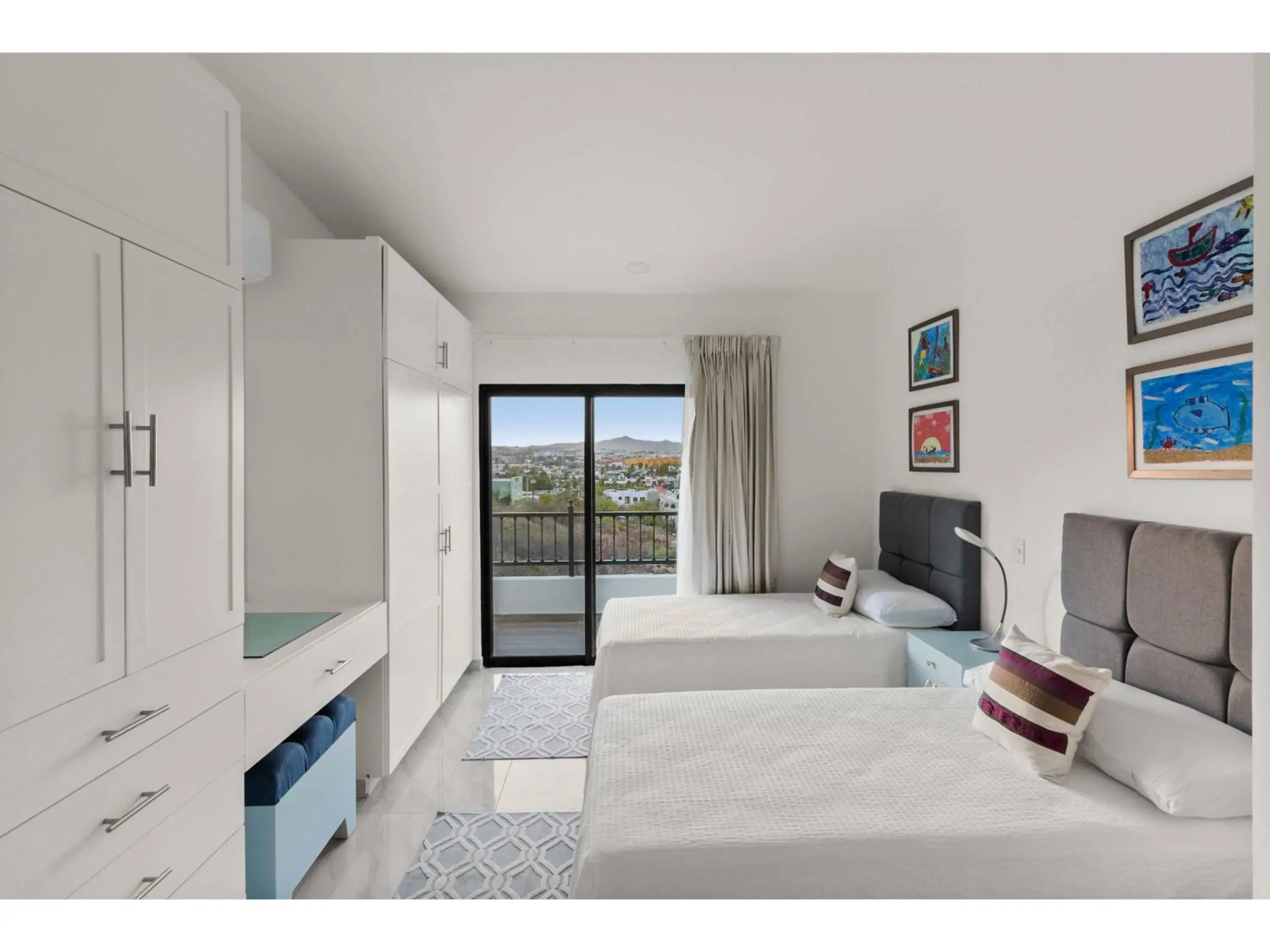 Bed in Collection O Morgan City Center, Los Cabos Bed in Collection O Morgan City Center, Los Cabos