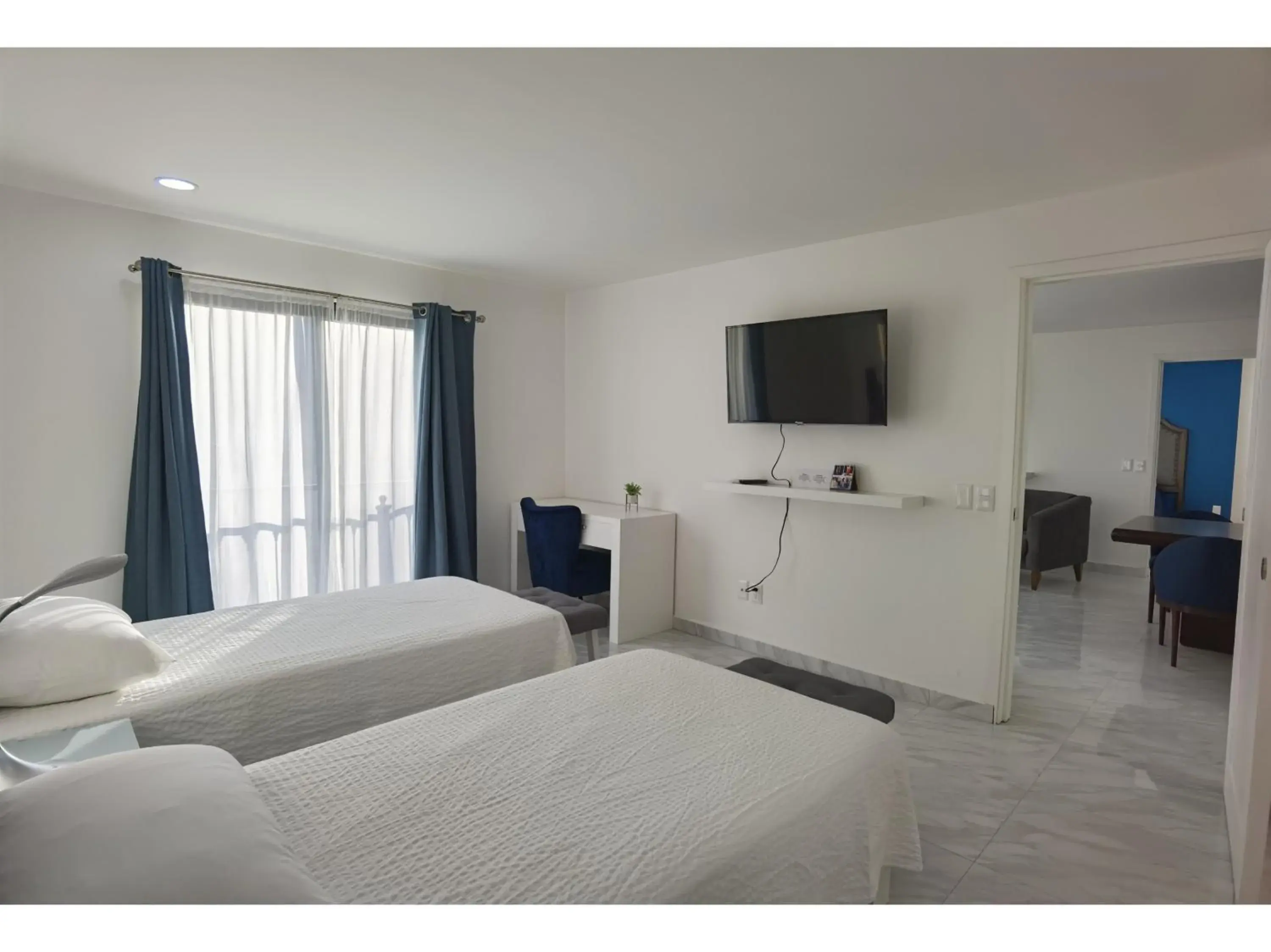 TV and multimedia, Bed in Collection O Morgan City Center, Los Cabos TV and multimedia, Bed in Collection O Morgan City Center, Los Cabos