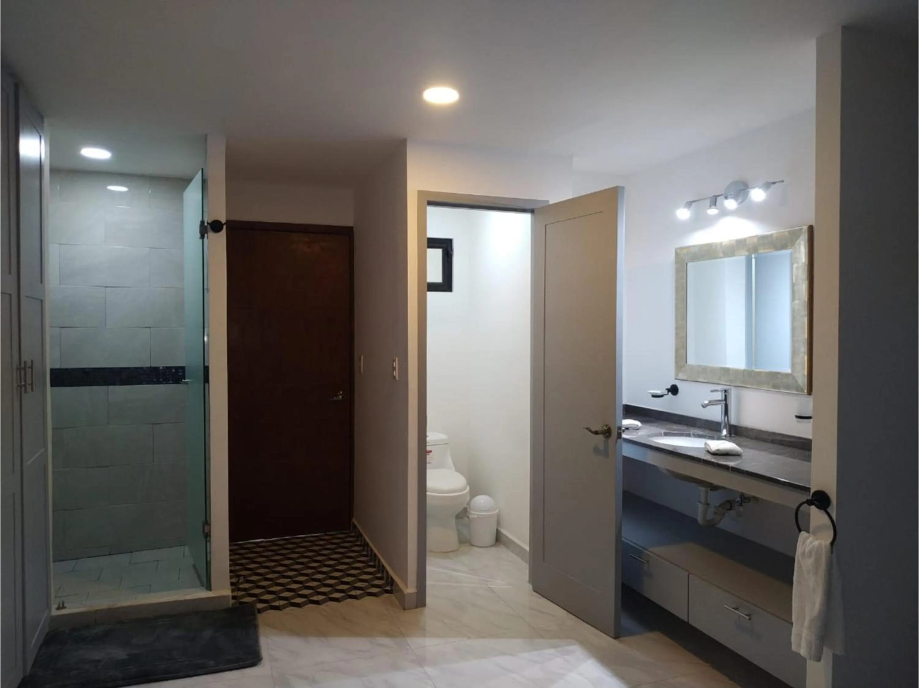 Toilet in Collection O Morgan City Center, Los Cabos