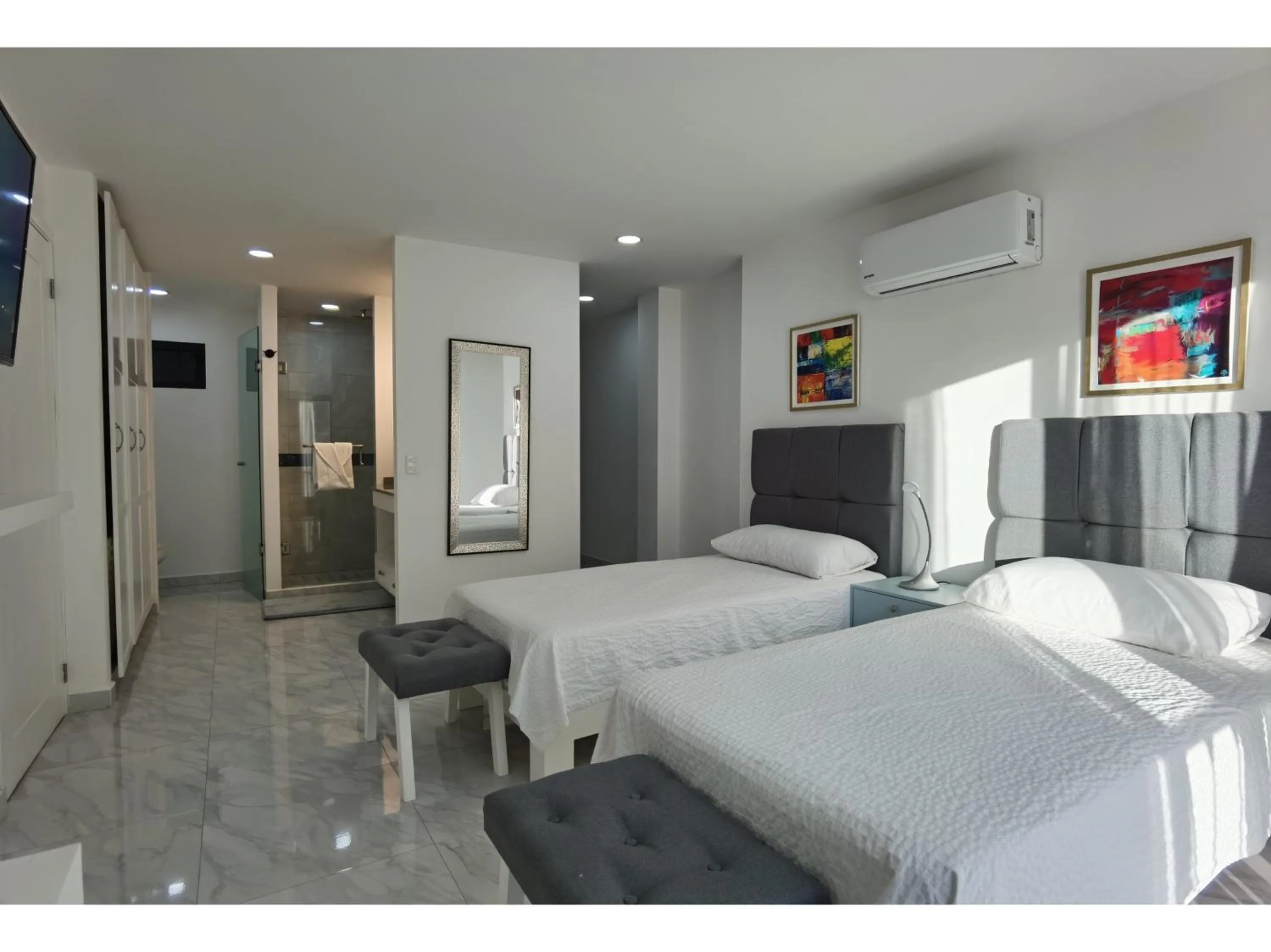 Photo of the whole room, Bed in Collection O Morgan City Center, Los Cabos