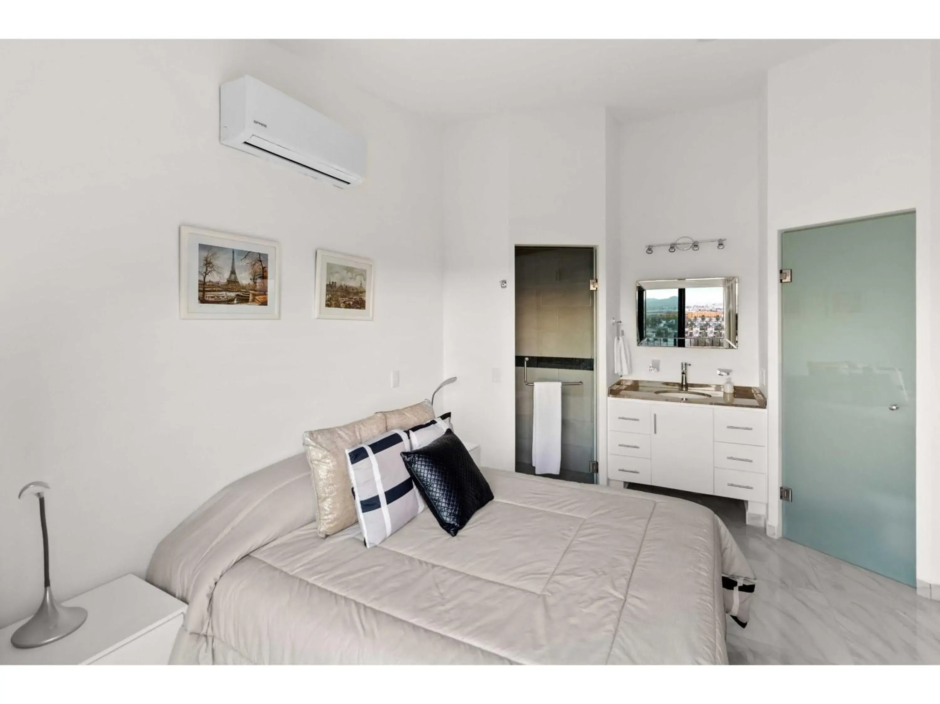 Bedroom, Bed in Collection O Morgan City Center, Los Cabos Bedroom, Bed in Collection O Morgan City Center, Los Cabos