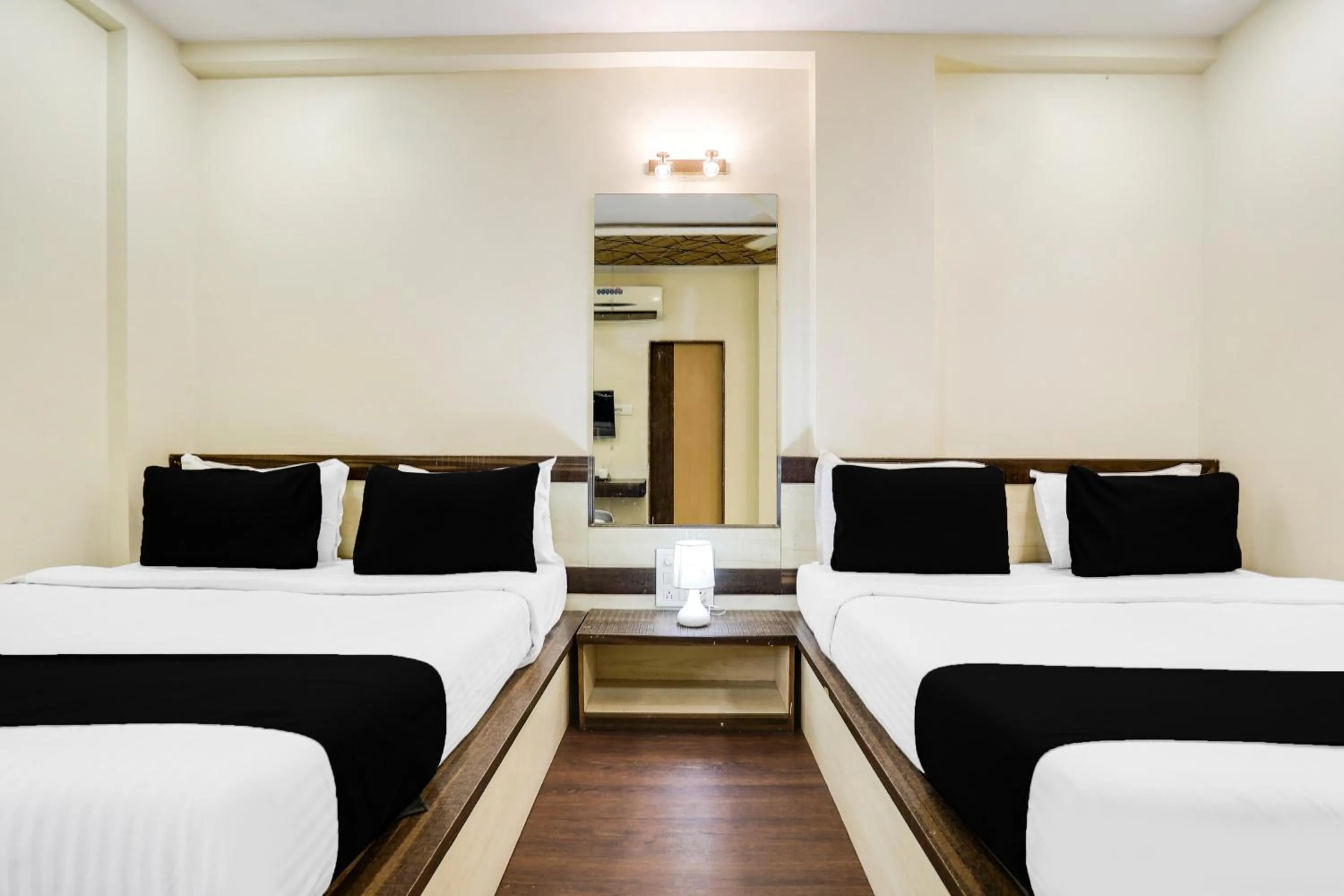 Bedroom, Bed in Super Hotel O Palkhi Road Near Sai Baba Temple Formerly Netra Sai