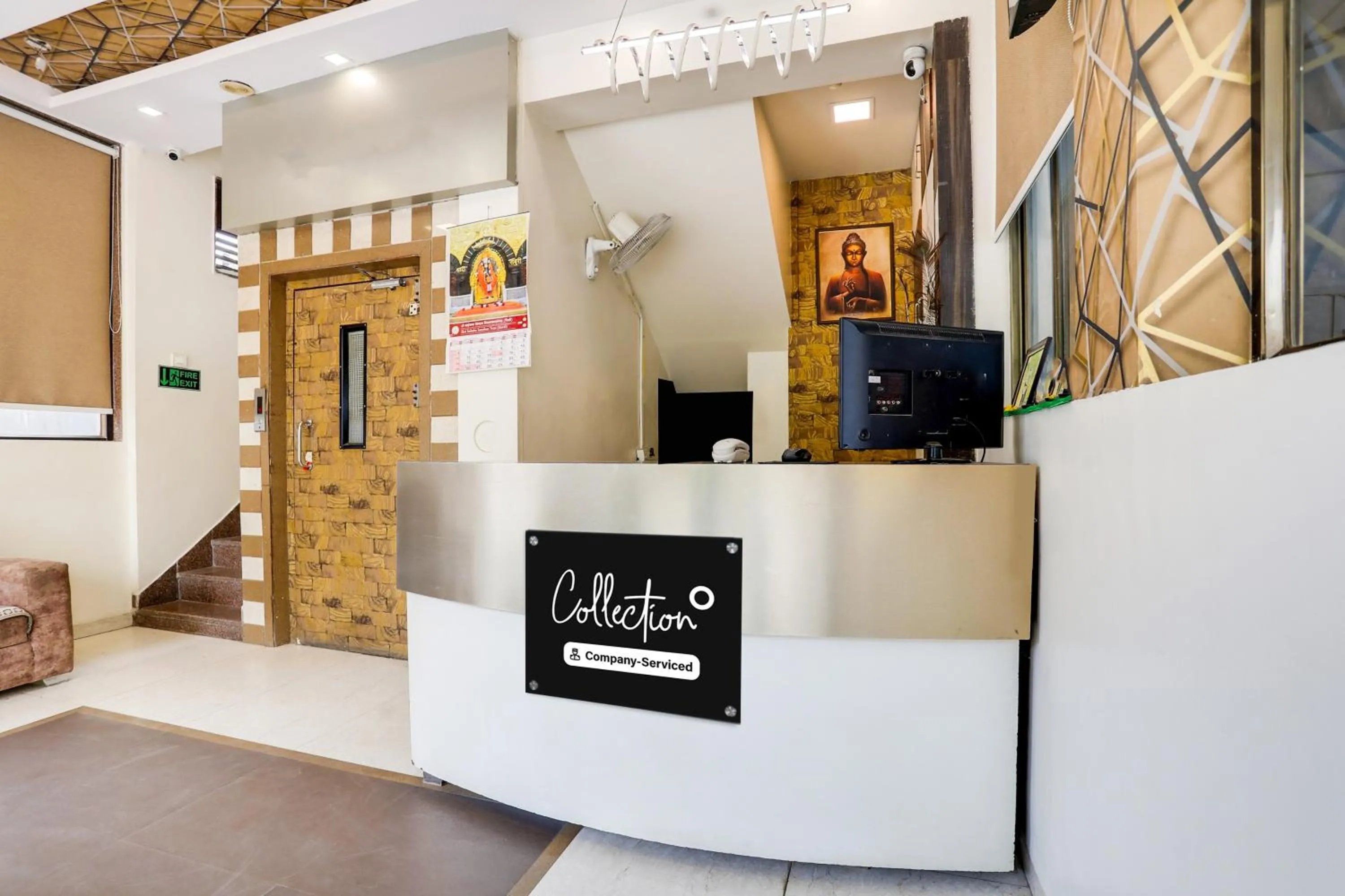 Lobby or reception in Super Hotel O Palkhi Road Near Sai Baba Temple Formerly Netra Sai