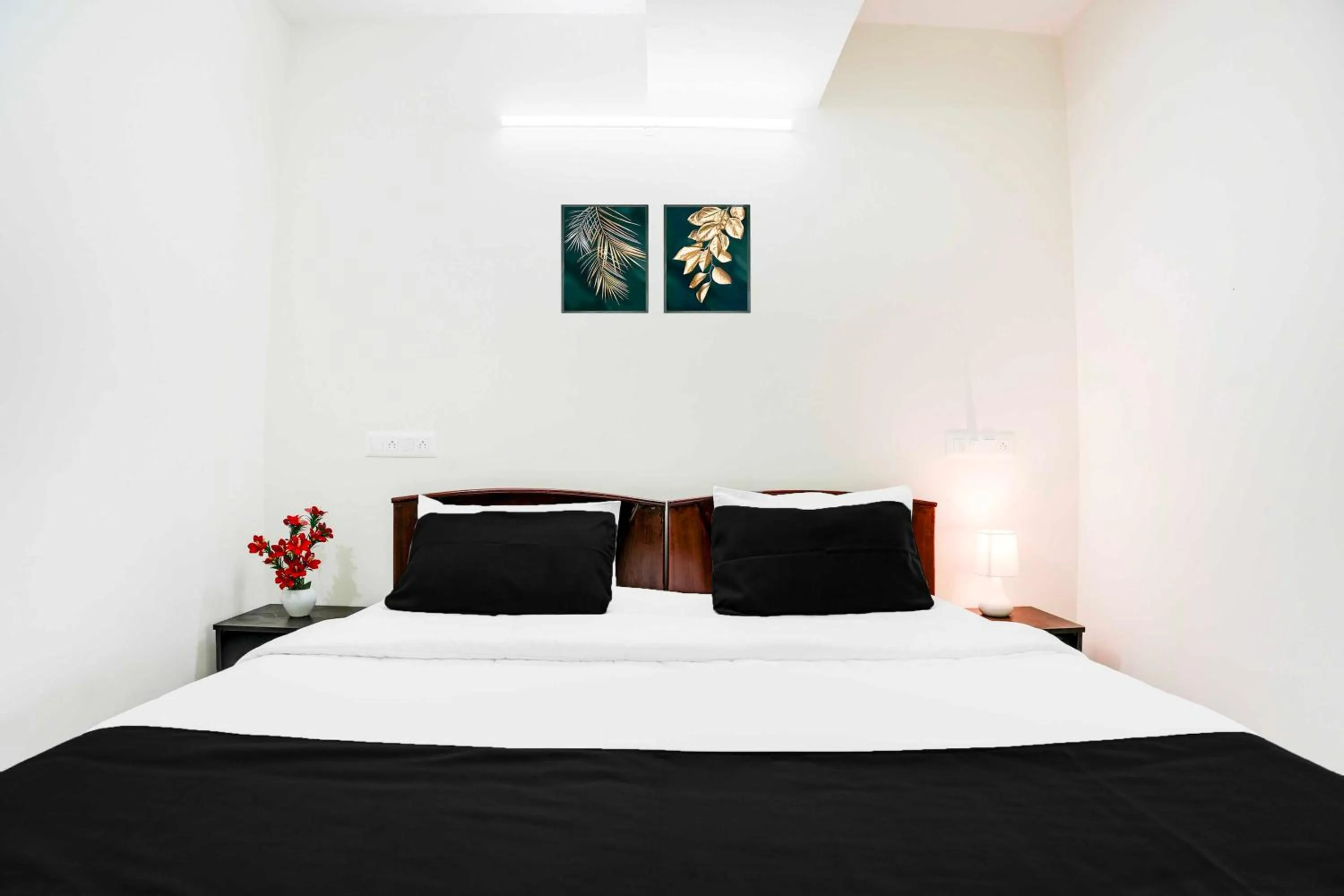 Bedroom, Bed in Super Collection O KR Puram Ayyappa Nagar Formerly Sunrise Arcade