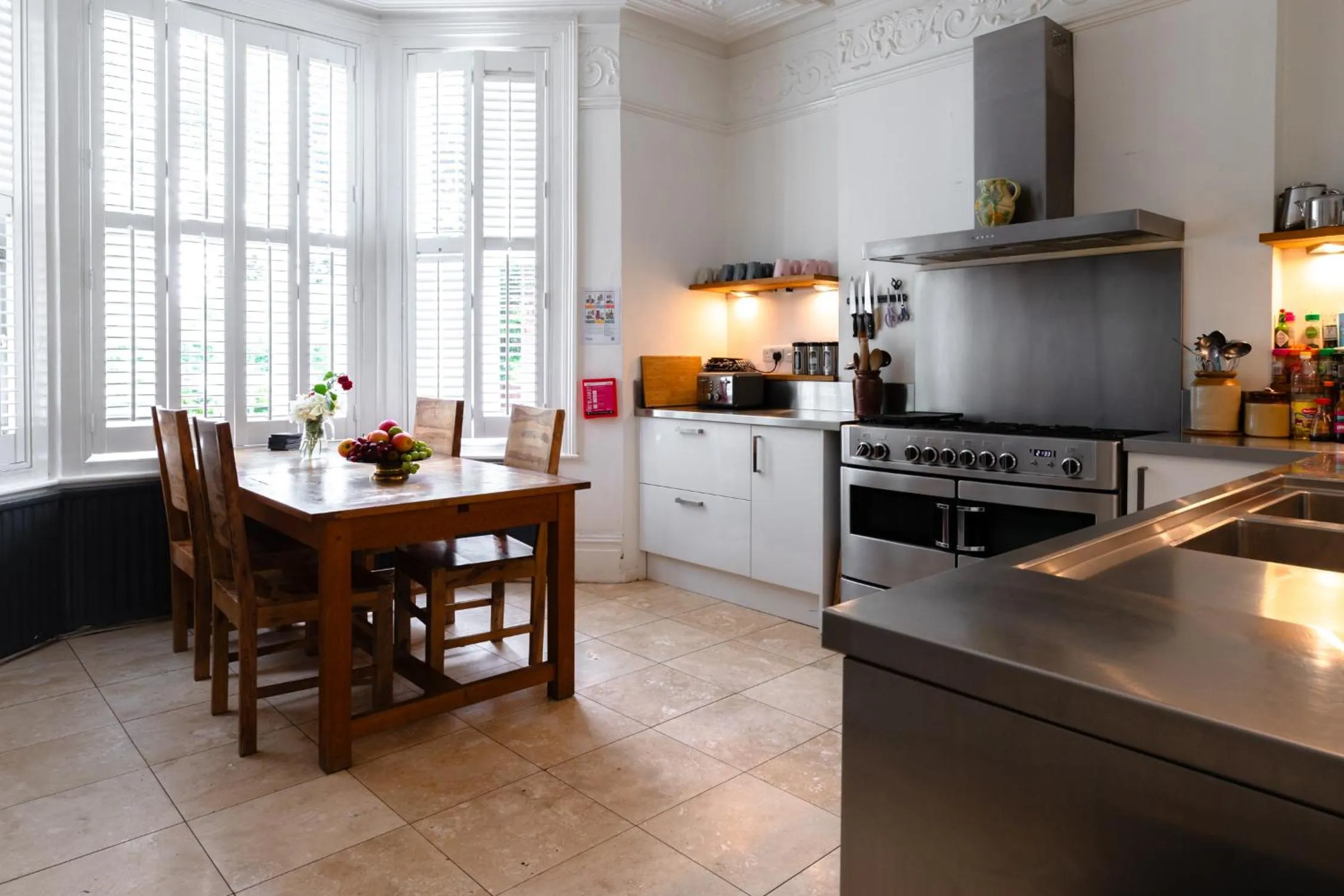 Kitchen or kitchenette in EBS London Stay