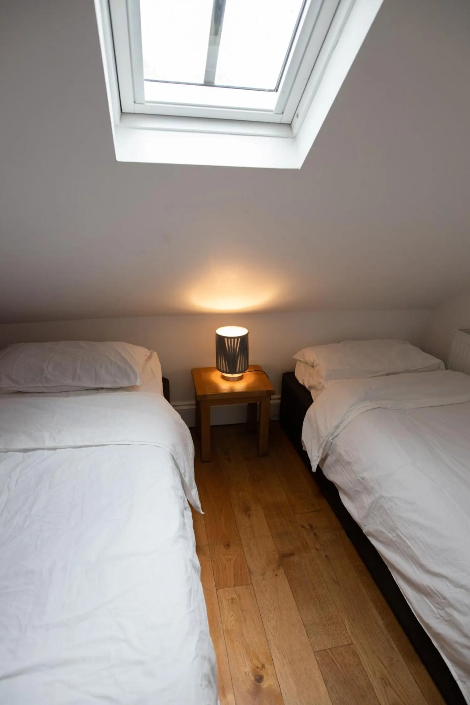 Photo of the whole room, Bed in EBS London Stay