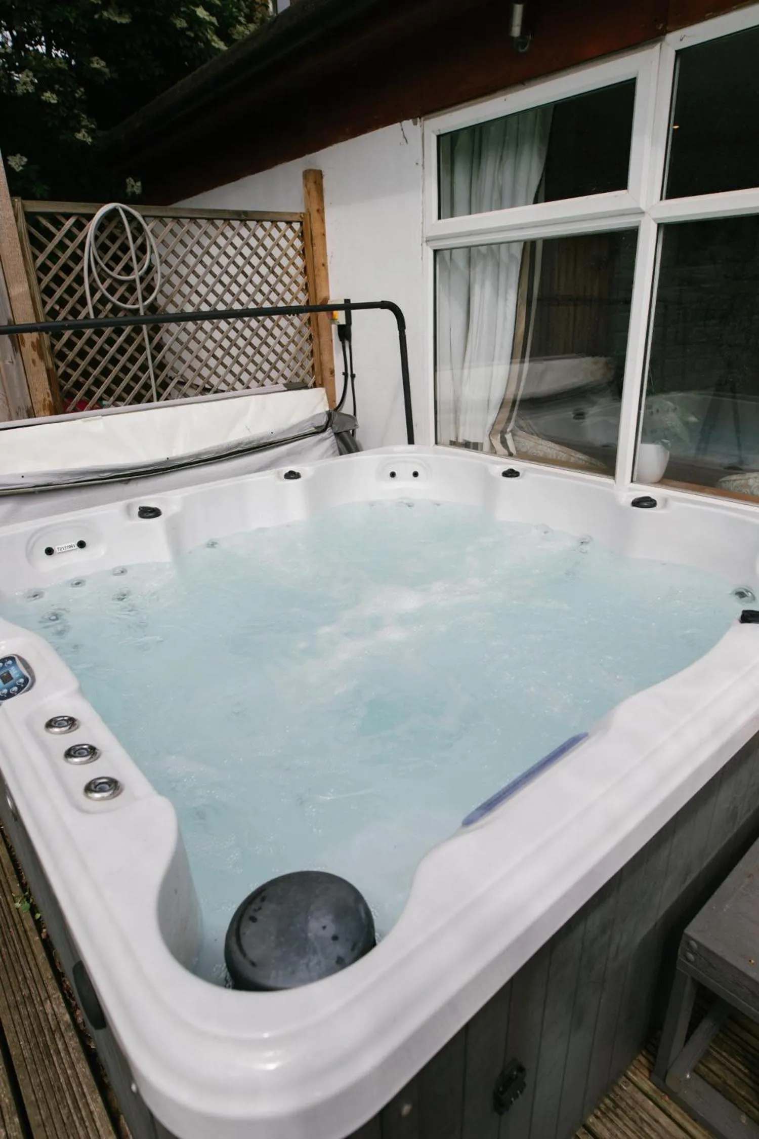 Hot Tub in EBS London Stay