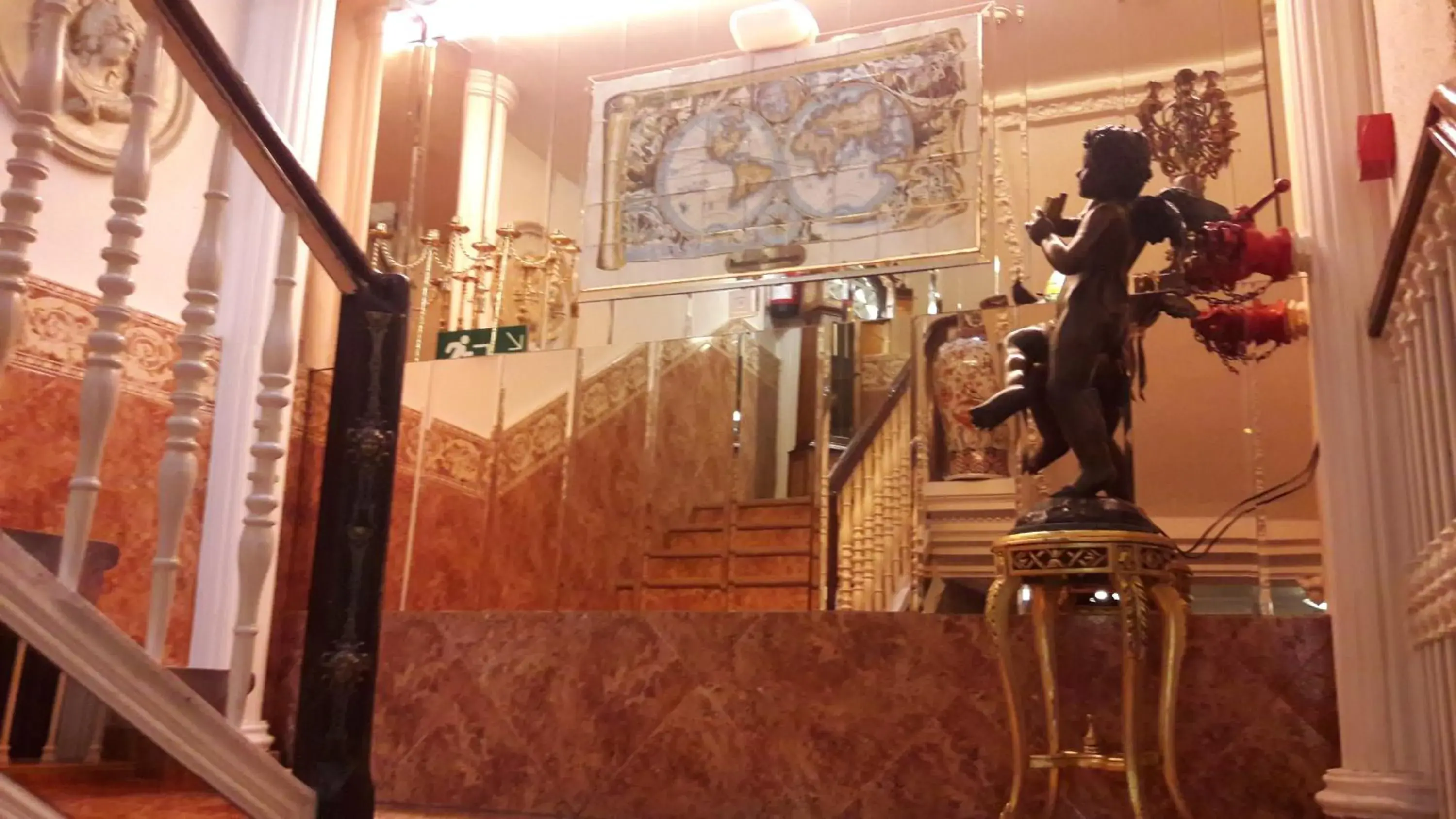 Decorative detail in Dato 2 Decorative detail in Dato 2