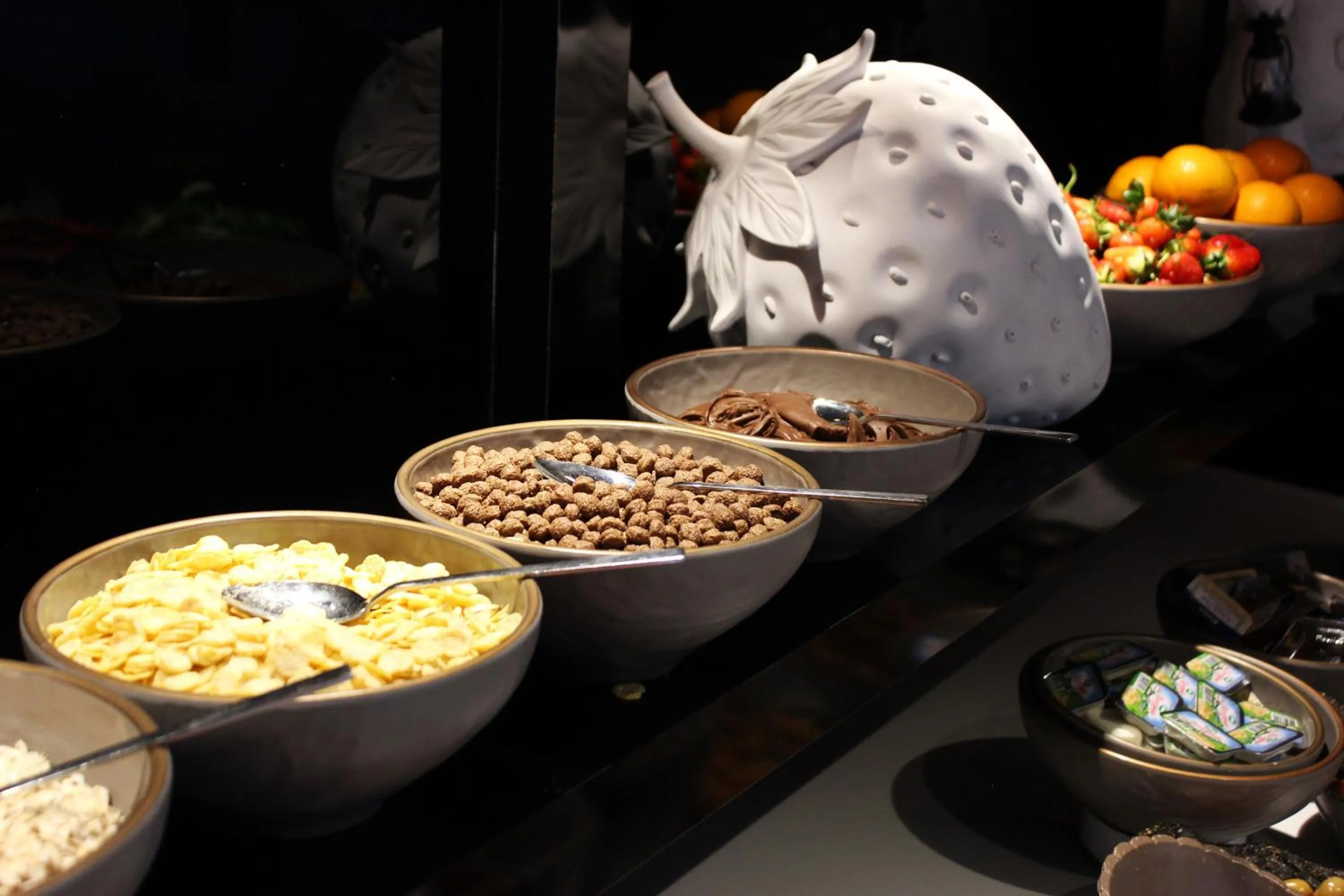 Buffet breakfast in Bonnie City Hotel