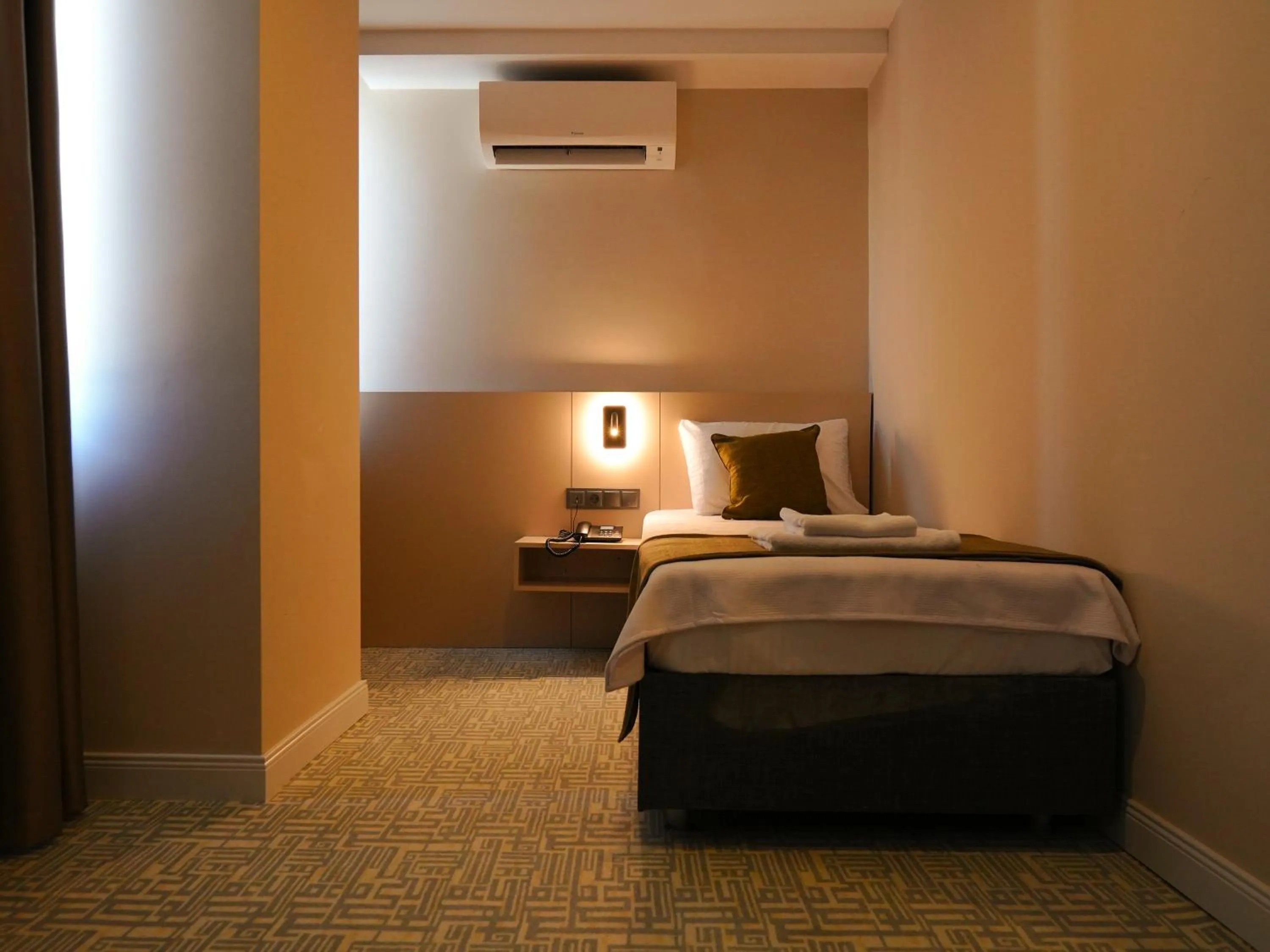 Photo of the whole room, Bed in Bonnie City Hotel