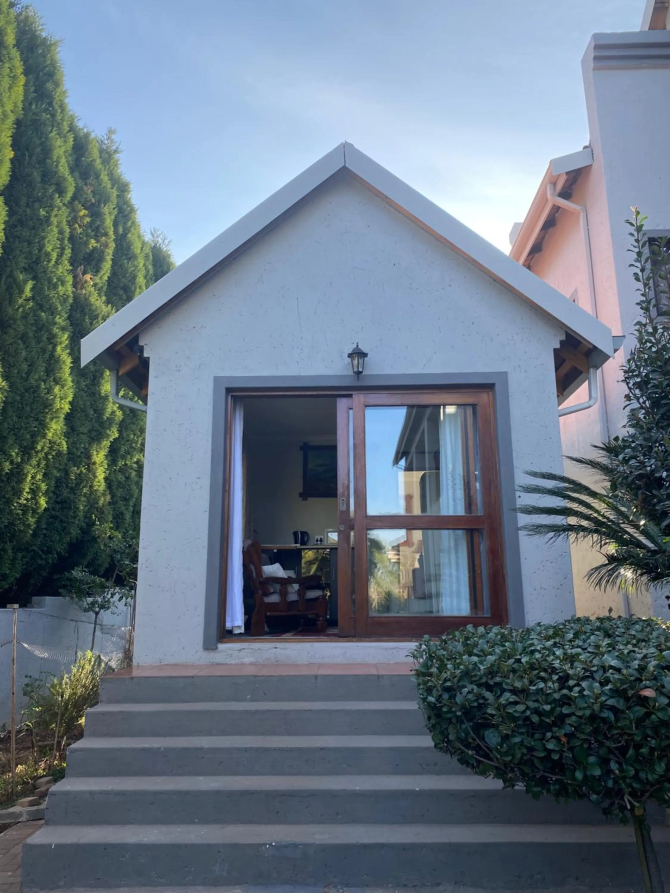 One-Bedroom Apartment in Stay in Woodhill Golf Estate near Pretoria East Hospital