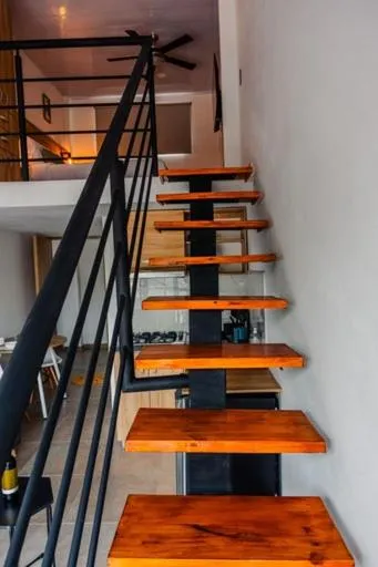 People in Central Suites by H&R