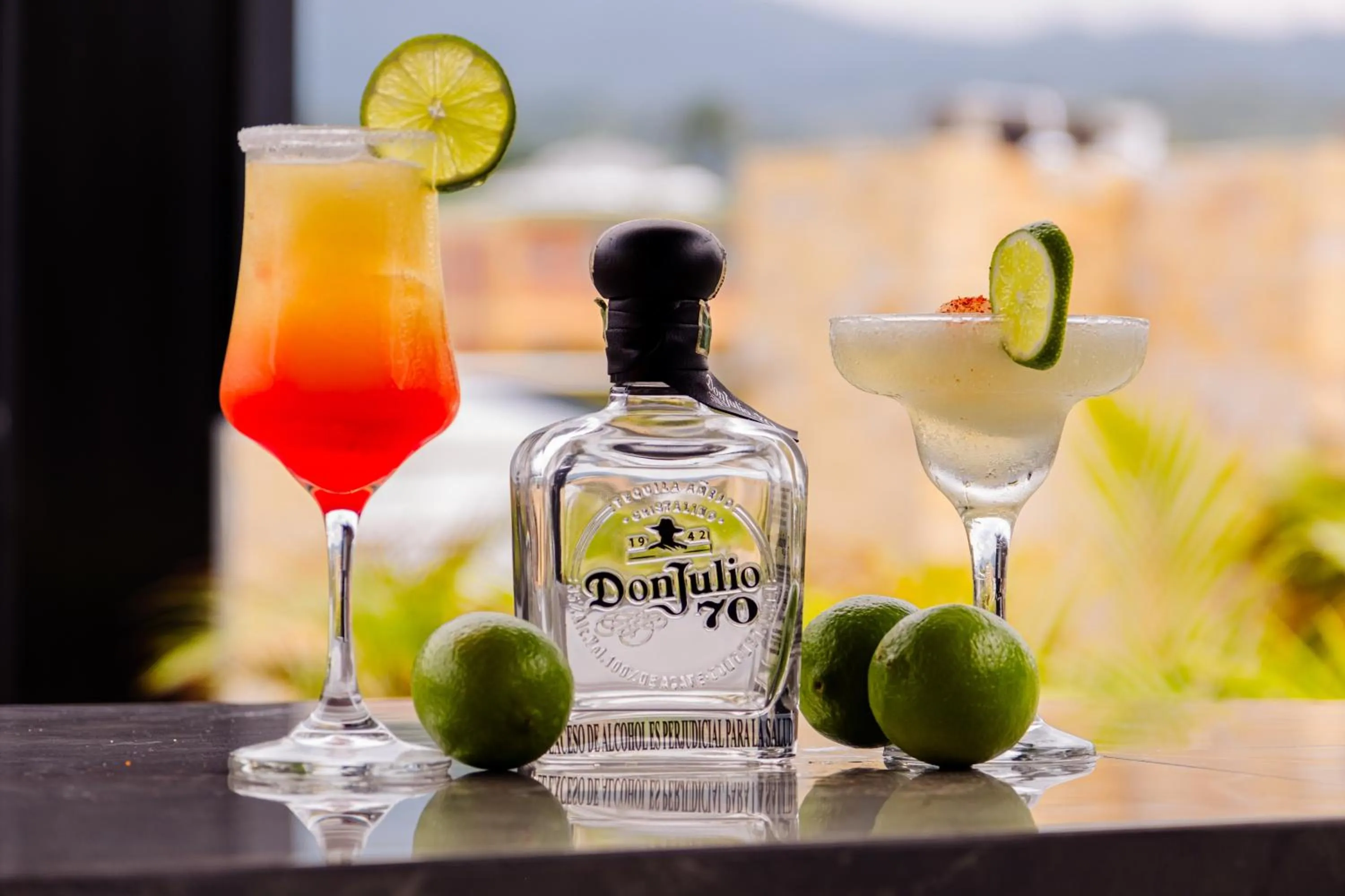 Alcoholic drinks in Central Suites by H&R