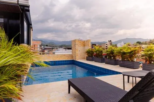 Swimming pool in Central Suites by H&R