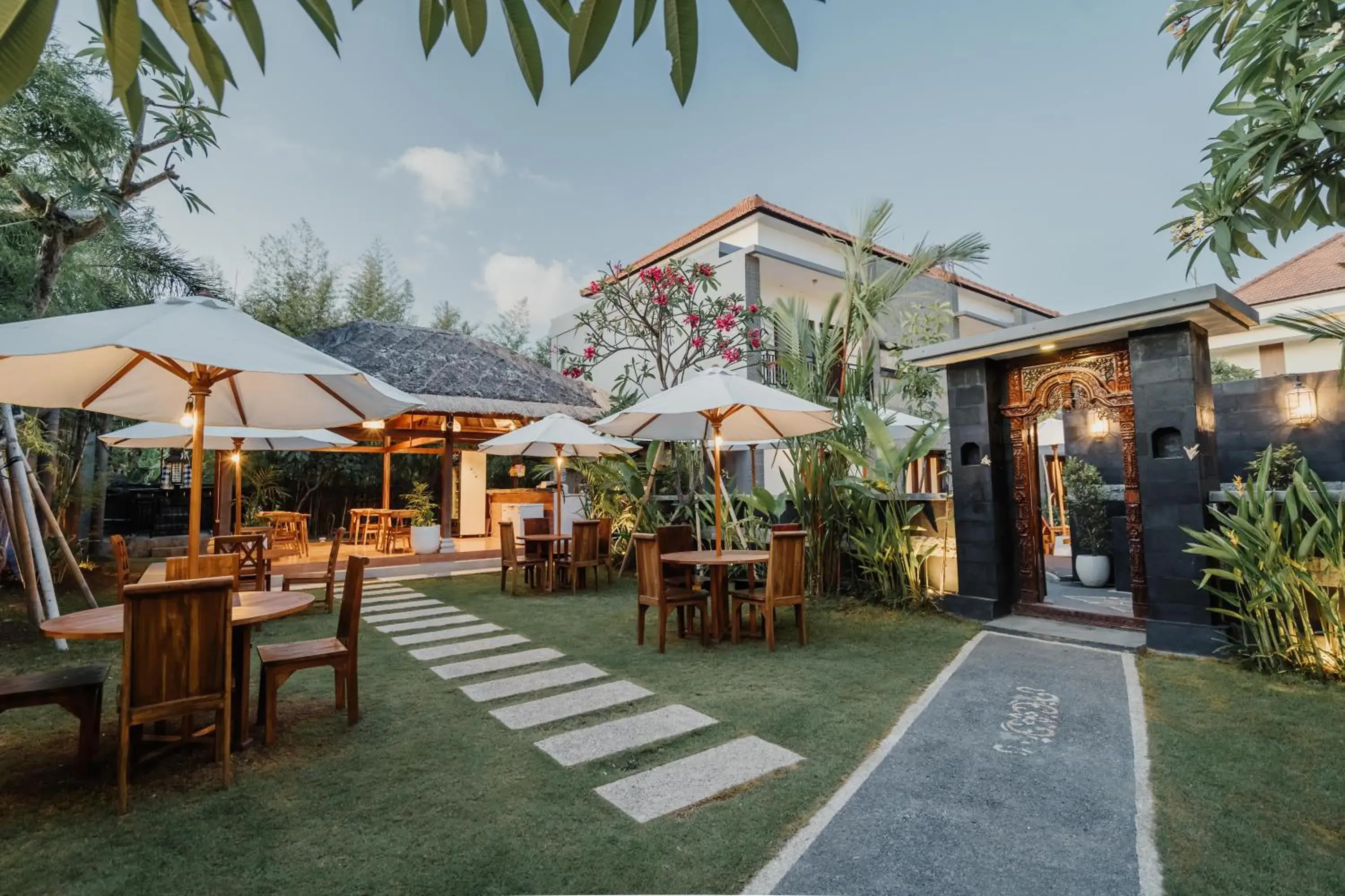 Restaurant/places to eat in You Suite Seminyak Restaurant/places to eat in You Suite Seminyak