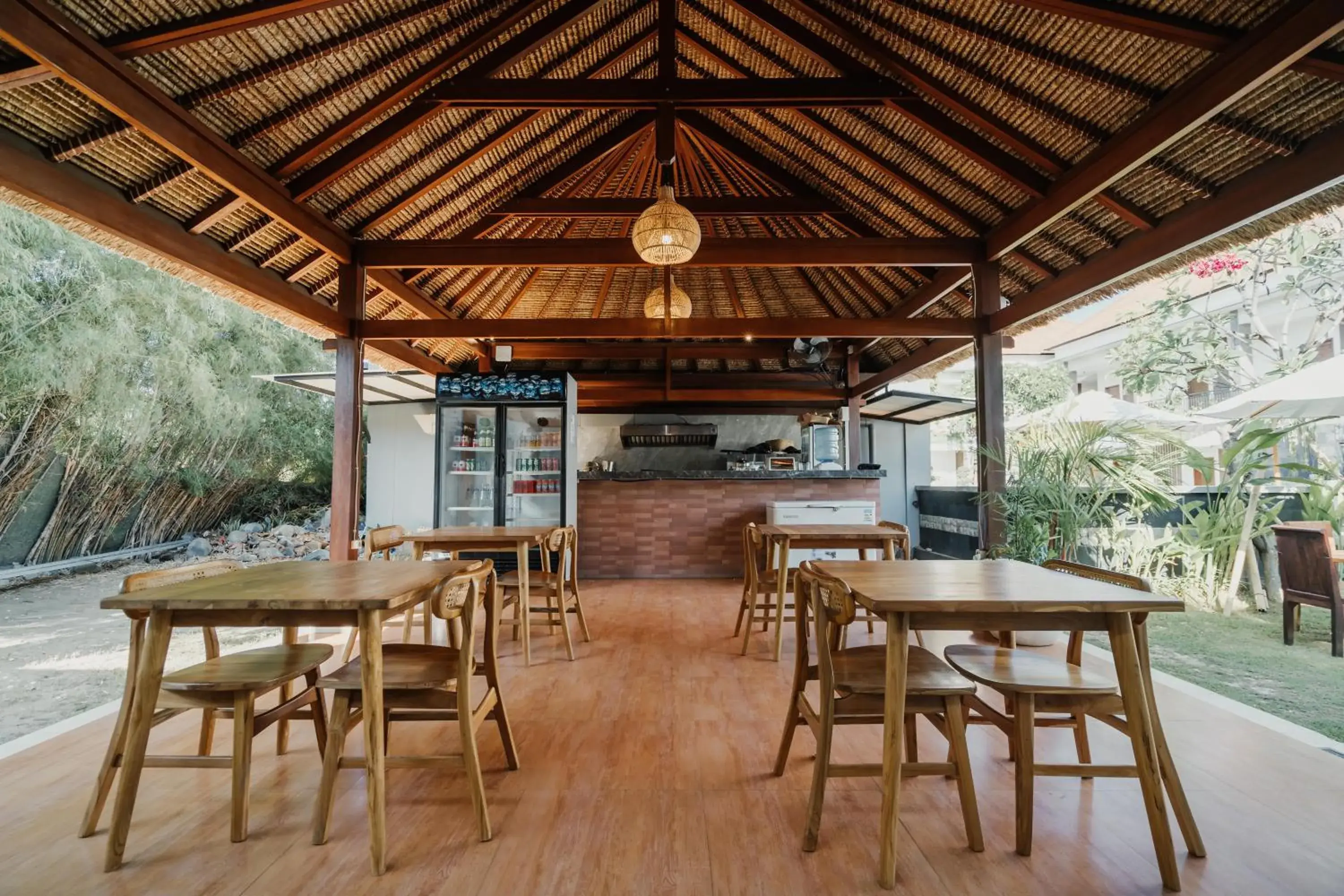 Restaurant/places to eat in You Suite Seminyak Restaurant/places to eat in You Suite Seminyak