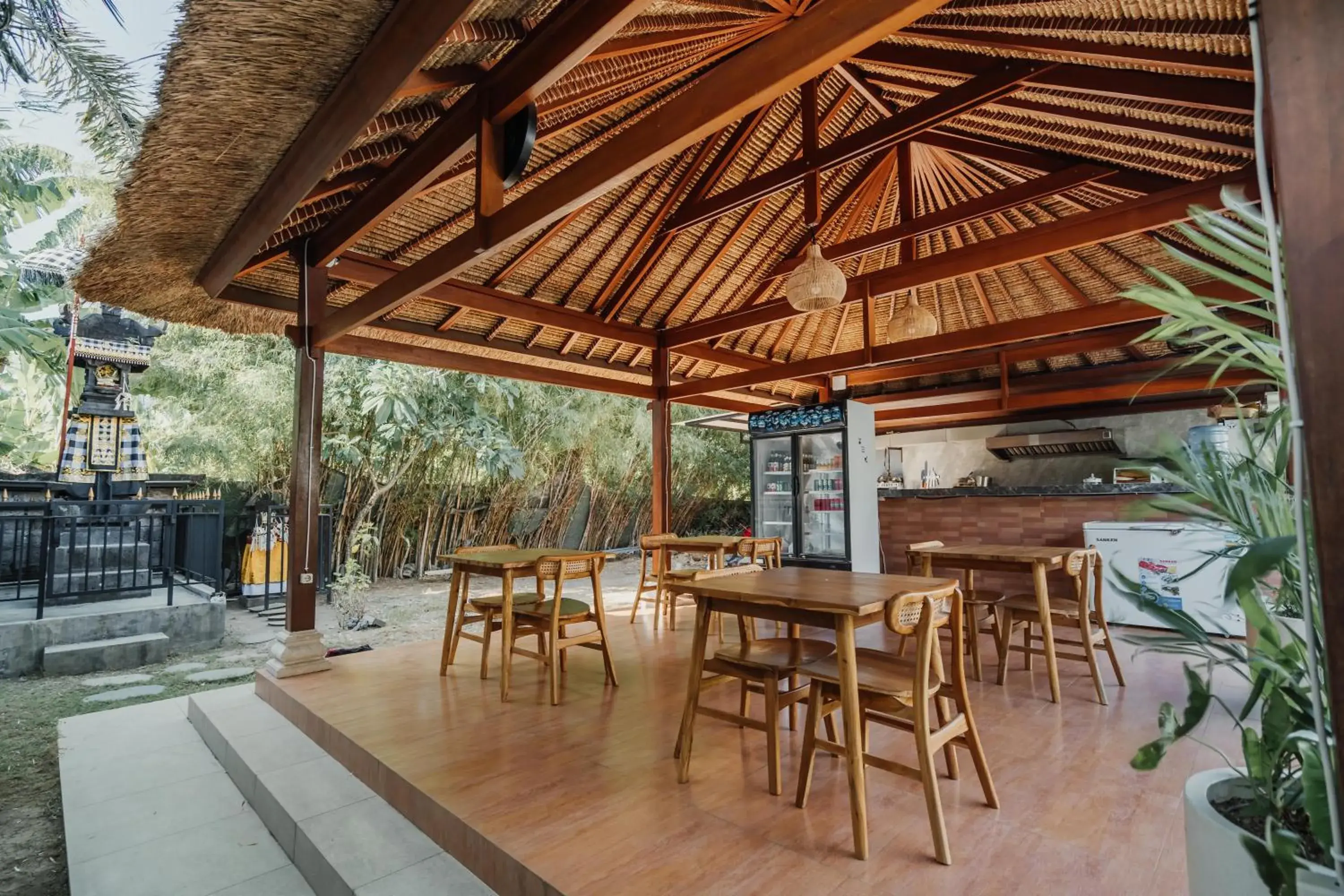 Restaurant/places to eat in You Suite Seminyak Restaurant/places to eat in You Suite Seminyak