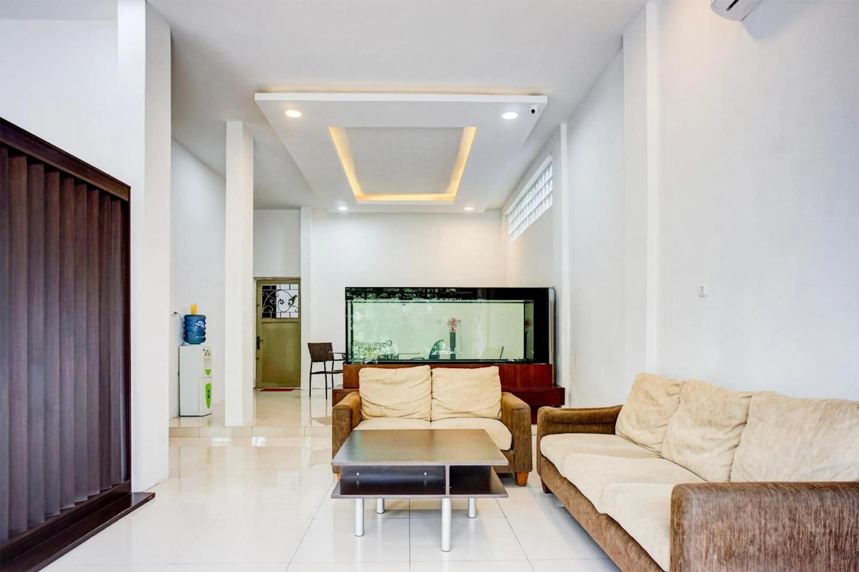 Seating area in Collection O Almasarra Residence Near Ring Road Medan