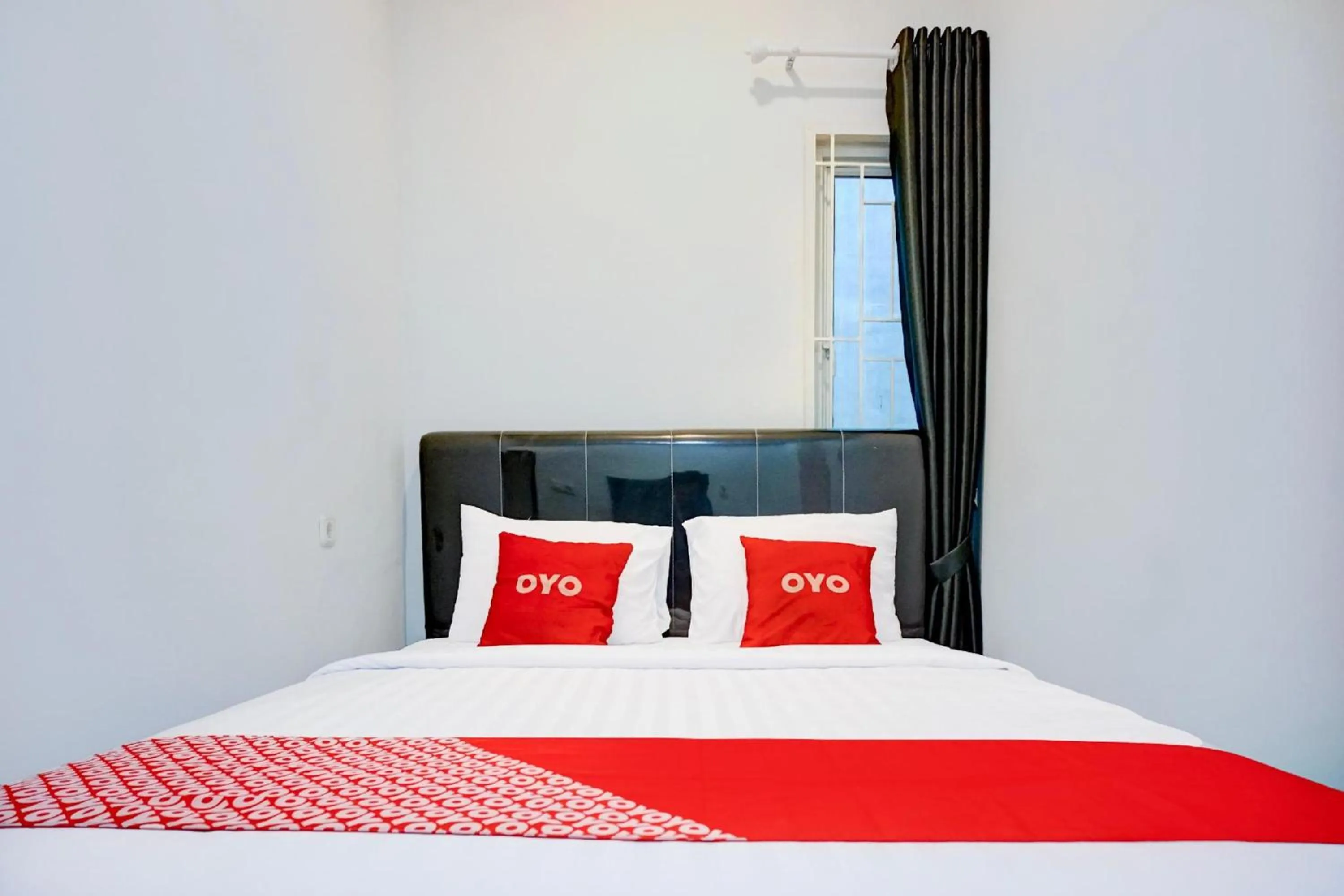 View (from property/room), Bed in Collection O Almasarra Residence Near Ring Road Medan