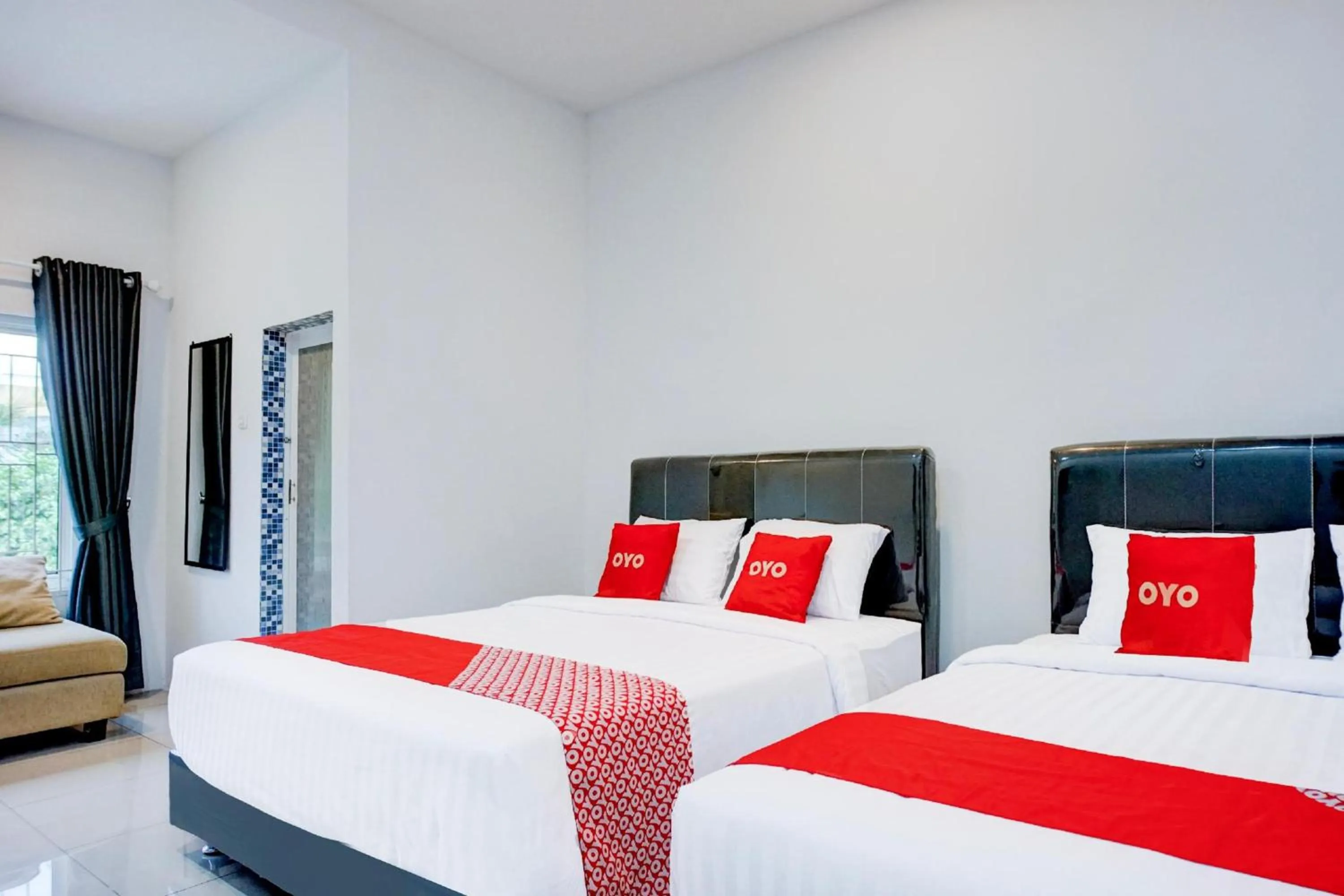 Photo of the whole room, Bed in Collection O Almasarra Residence Near Ring Road Medan