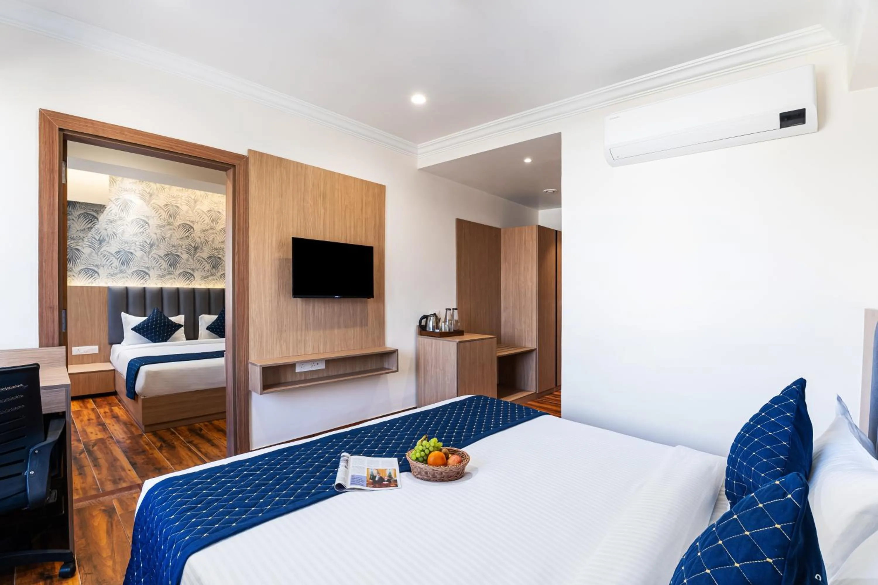 Photo of the whole room, Bed in Sinclairs Udaipur