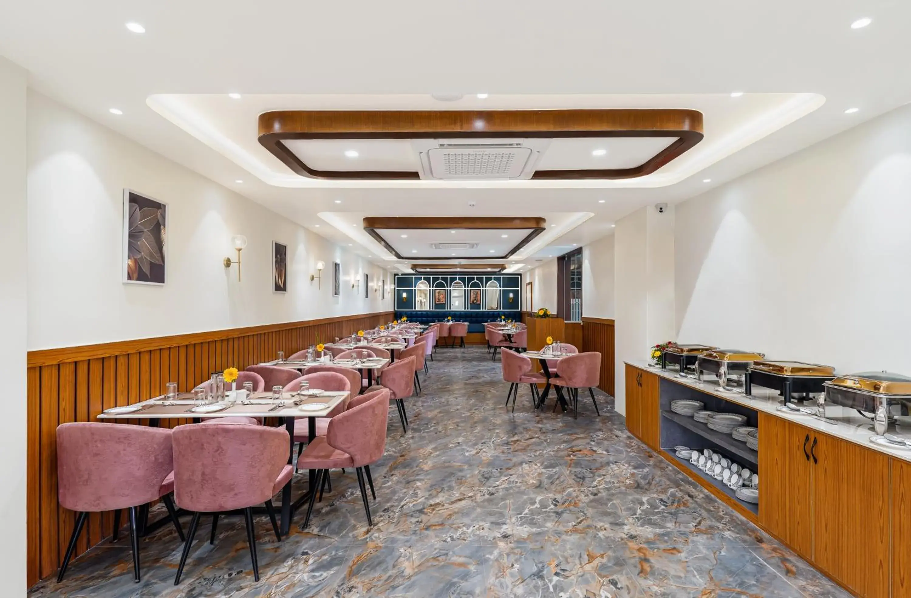 Restaurant/places to eat in Sinclairs Udaipur Restaurant/places to eat in Sinclairs Udaipur