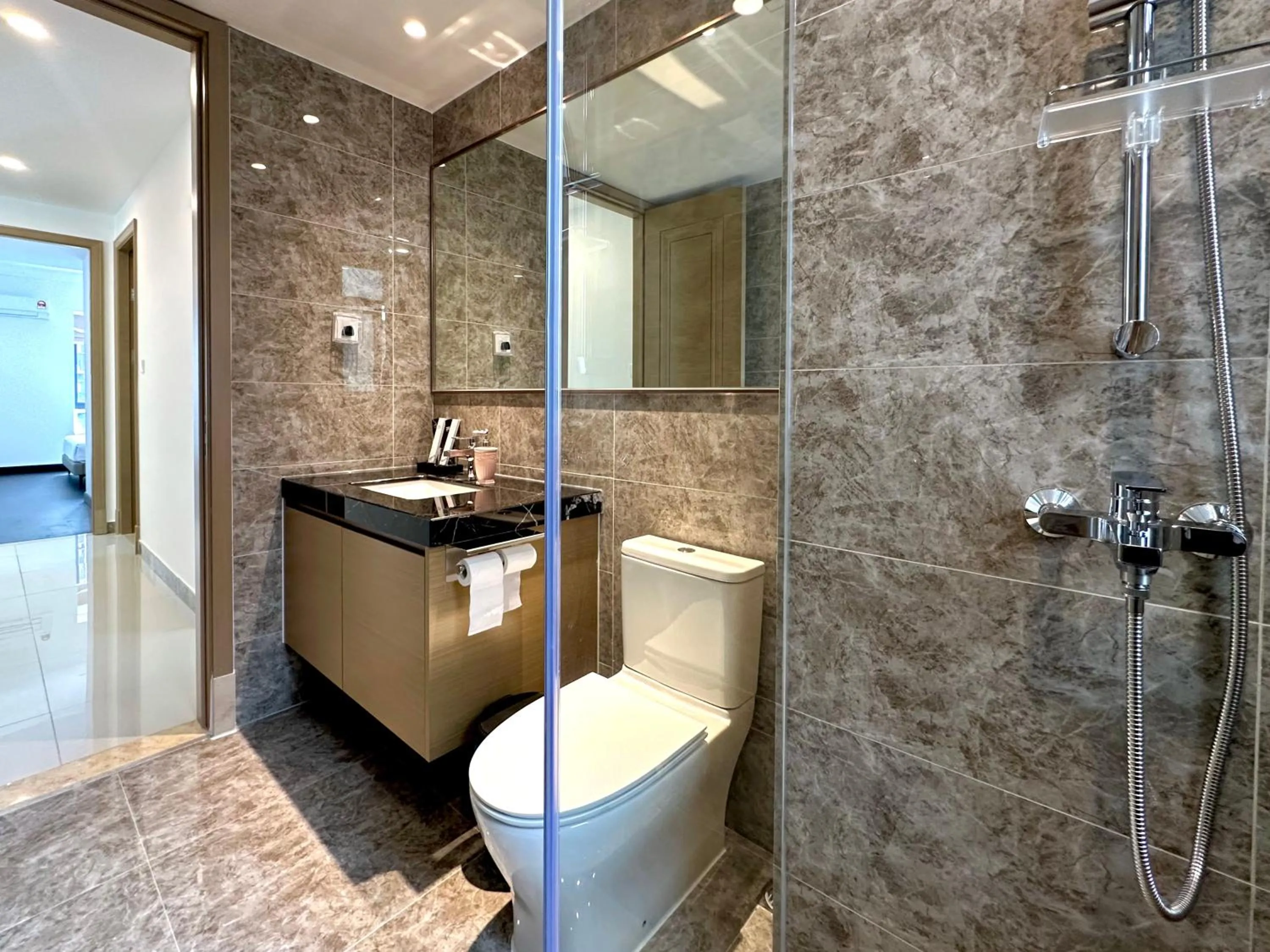 Shower in R&F Princess Cove Superior Homestay Nearby CIQ By Han Lin Sojourn